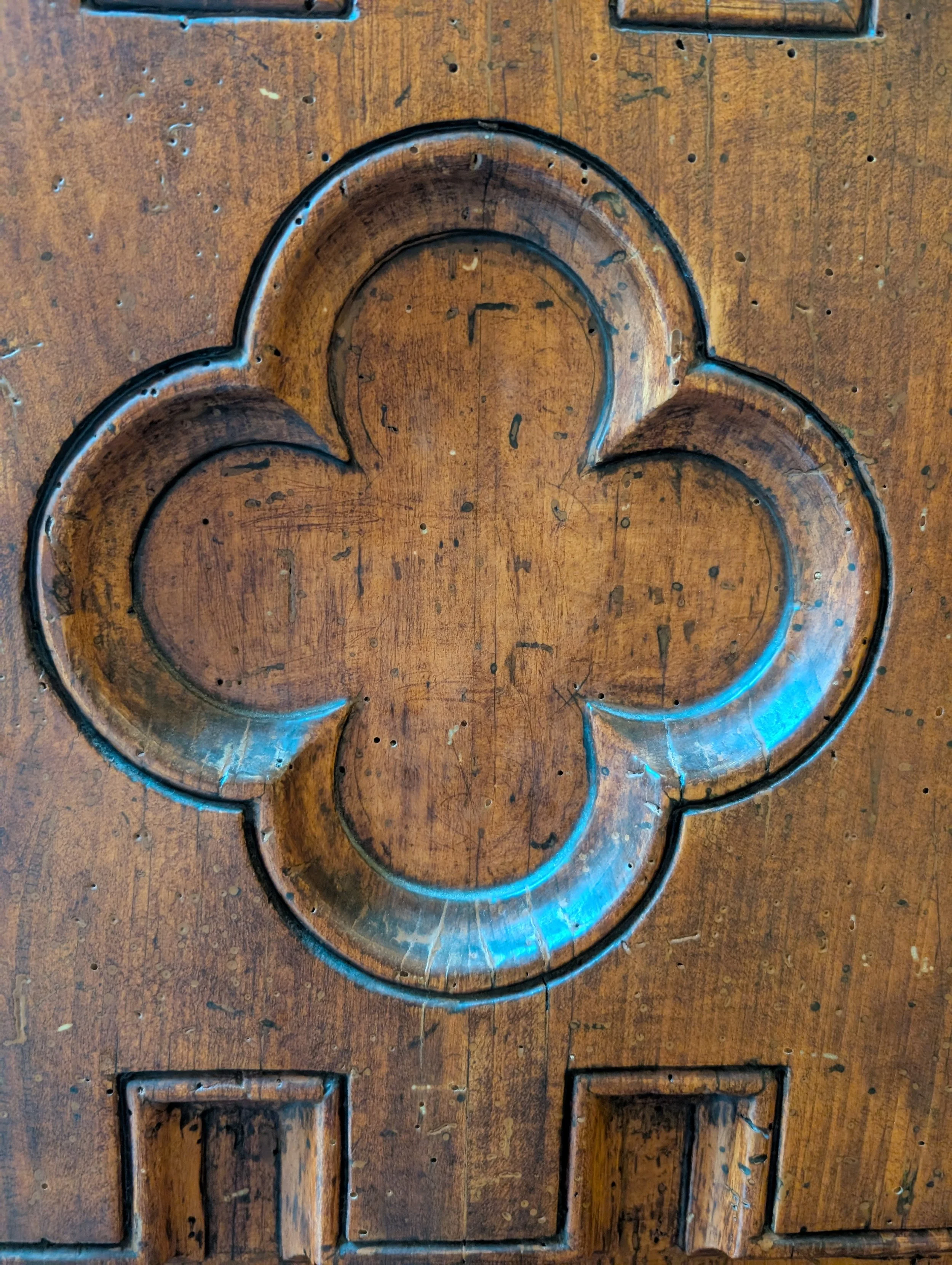 Quatrefoil design in Milan, Italy.