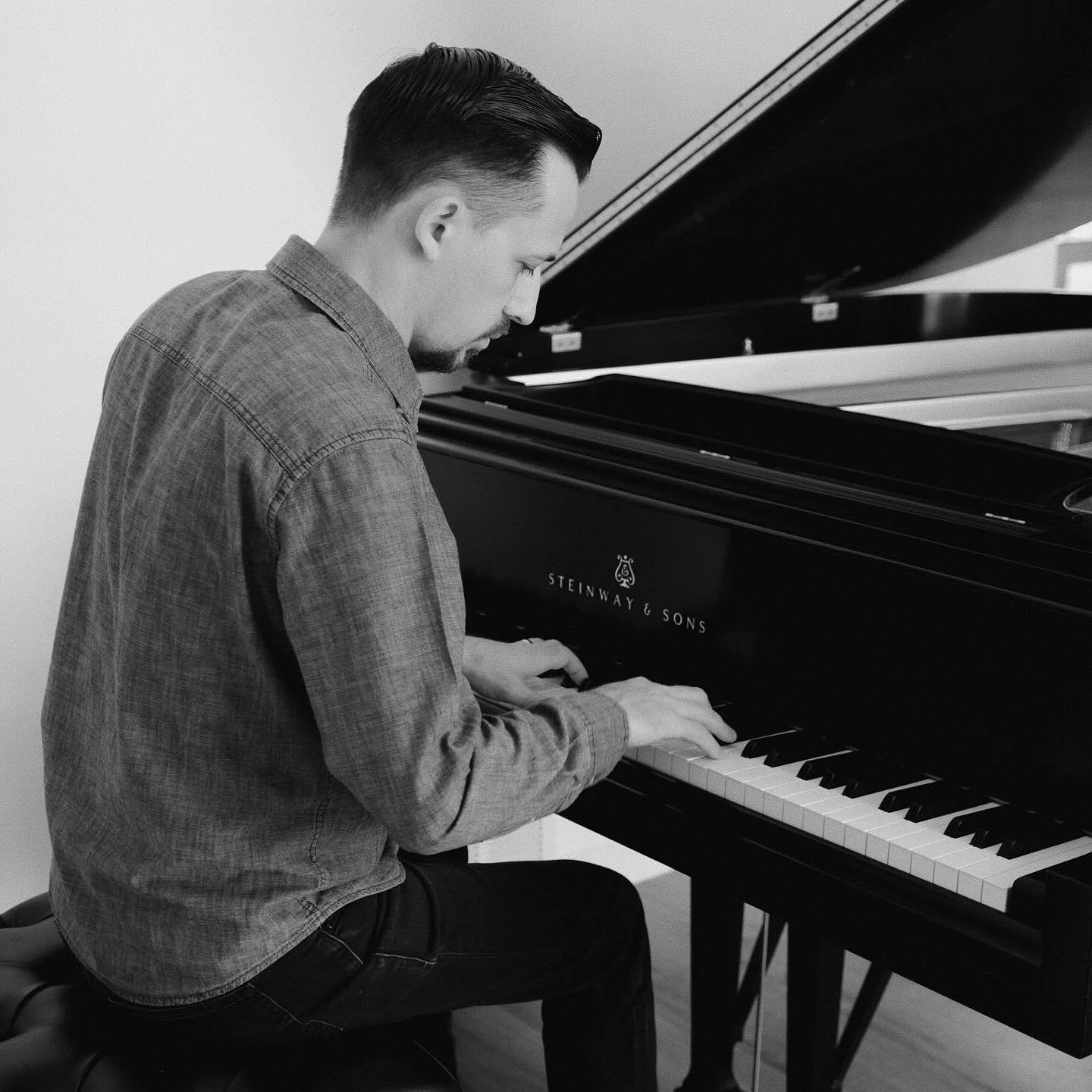 The richness of tone and POWER from our @steinwayandsons Model M inspires so much vitality and passion in music ❤️&zwj;🔥 So grateful to teach on this incredible instrument in the @pianofortenotes studio.
