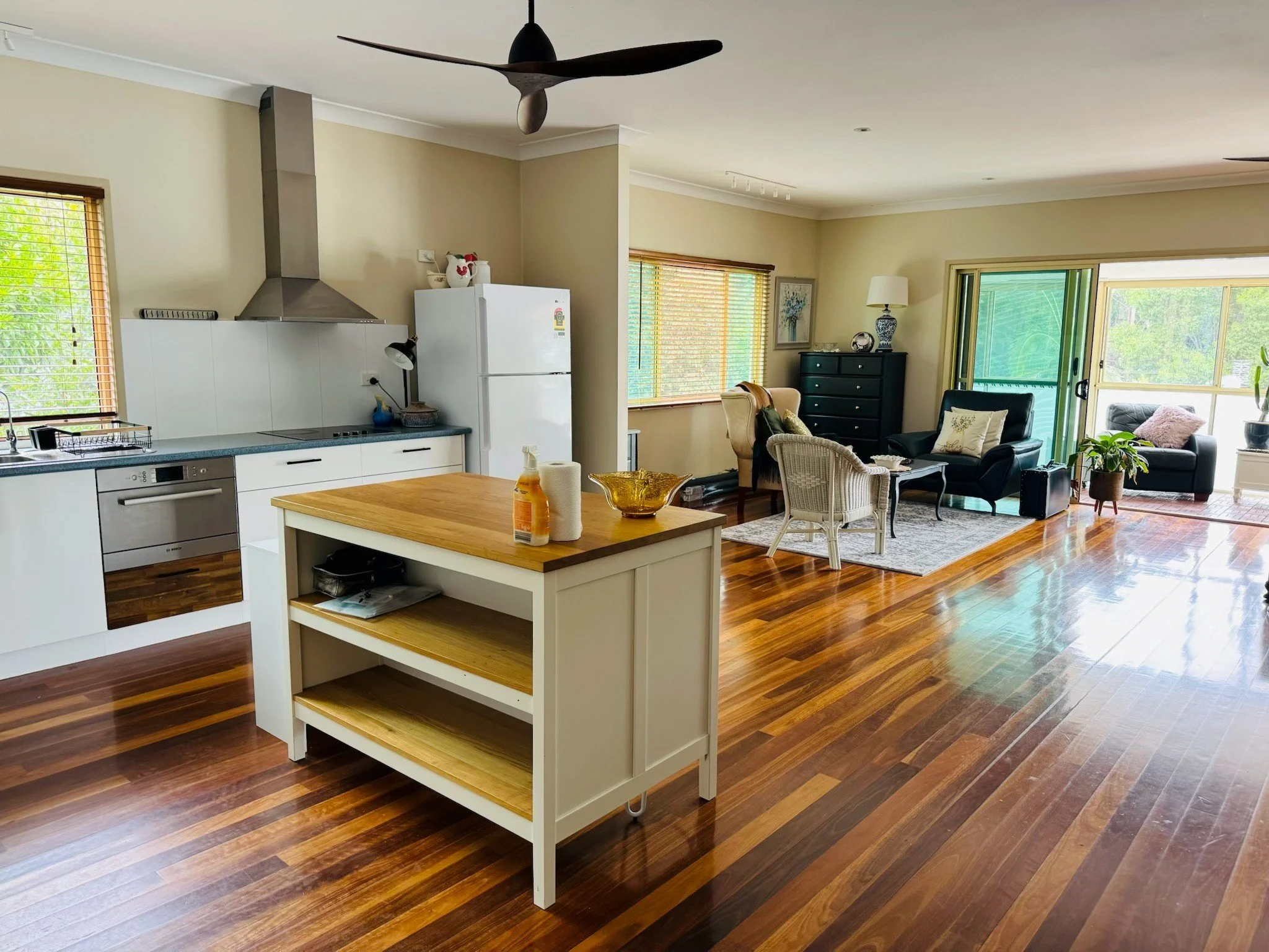 Kitchen looking to reading area.jpg