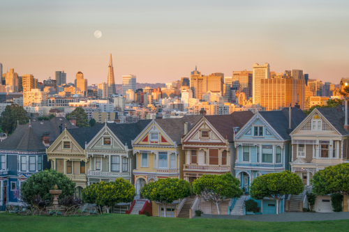 Trauma therapist San Francisco. Painted Ladies in Alamo Square Park image.