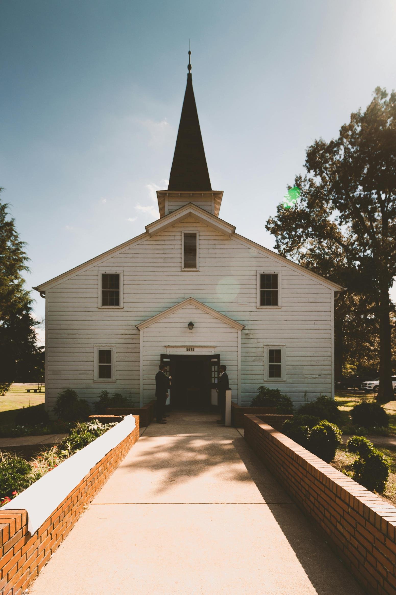 Spiritual Trauma Therapist in San Francisco. White church with steeple image.