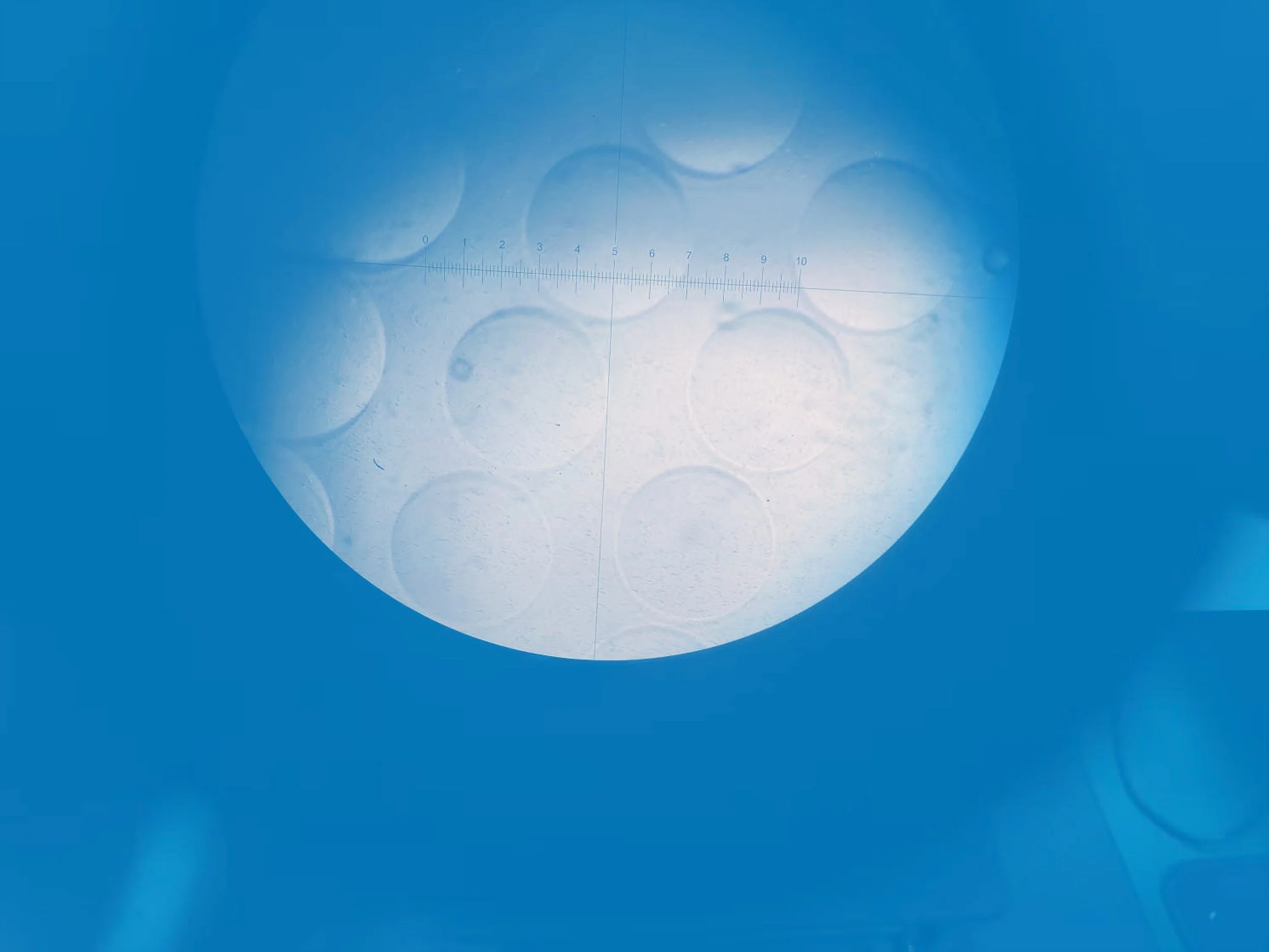 Micro structure on optical part.