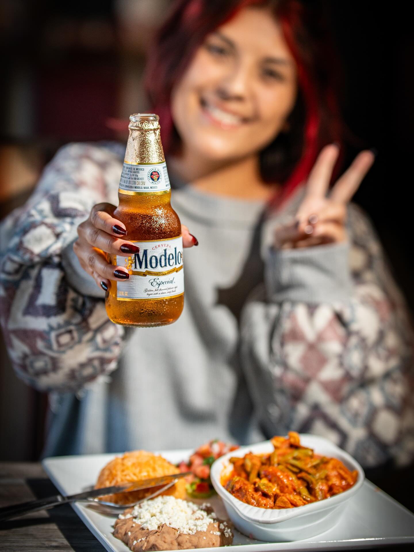 🔥El Capricho Restaurant Santa Paula, CA

☀️Sunshine, sips, and savory bites! These juicy pork ribs en salsa roja with tender nopales are the star of the show&mdash;served with creamy refried beans, fluffy Mexican rice, and fresh pico de gallo. Pair 