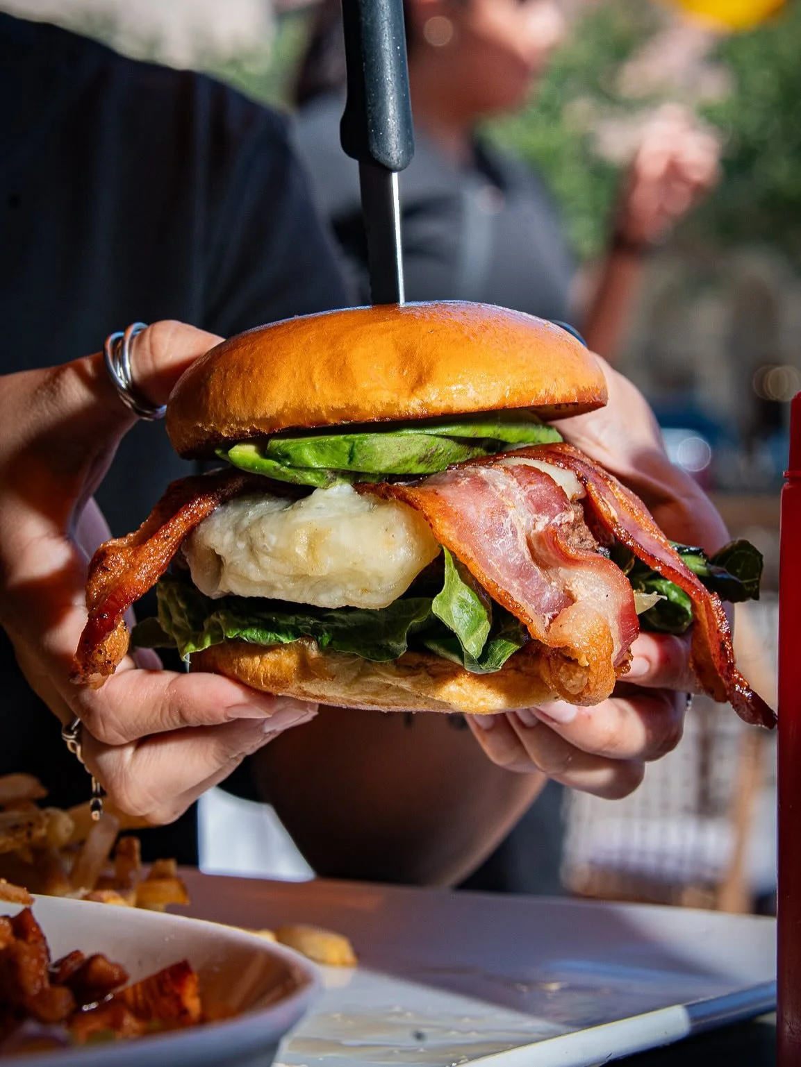 🥑Avocado Bacon Burger vibes only ✨

🍔Stacked high, dripping flavor, and served hot with a side of crispy golden fries 

🍽️Dinner plans? Come on down to El Capricho Restaurant &mdash; we&rsquo;ve got what you&rsquo;re craving 

⏰Our hours of operat