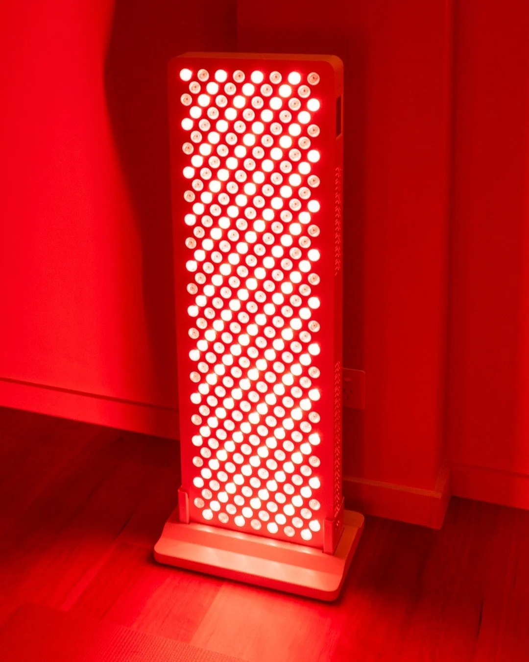 At Soul Society, every mat is powered by full-body infrared healing lights. That means while you move, stretch, or flow, your body is already beginning to:

✔️ Boost circulation
✔️ Reduce inflammation
✔️ Recover faster
✔️ Leave your skin glowing
✔️ R