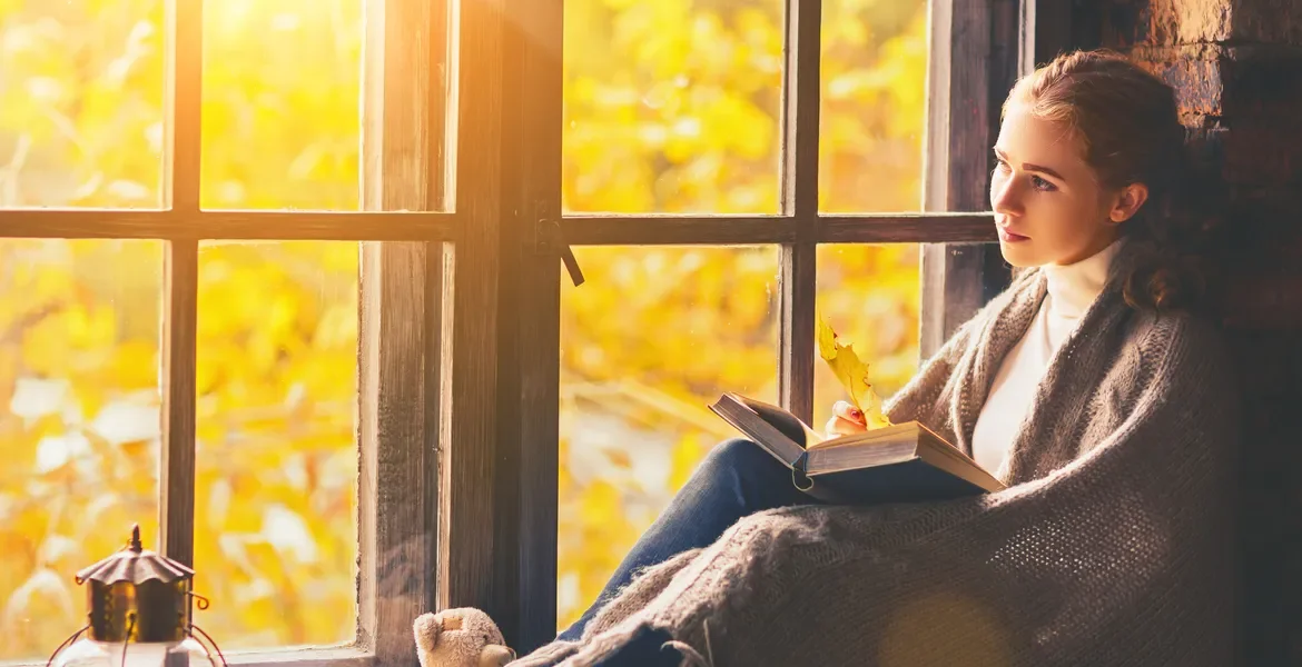 20 Autumn Affirmations to Embrace Shorter, Darker Days