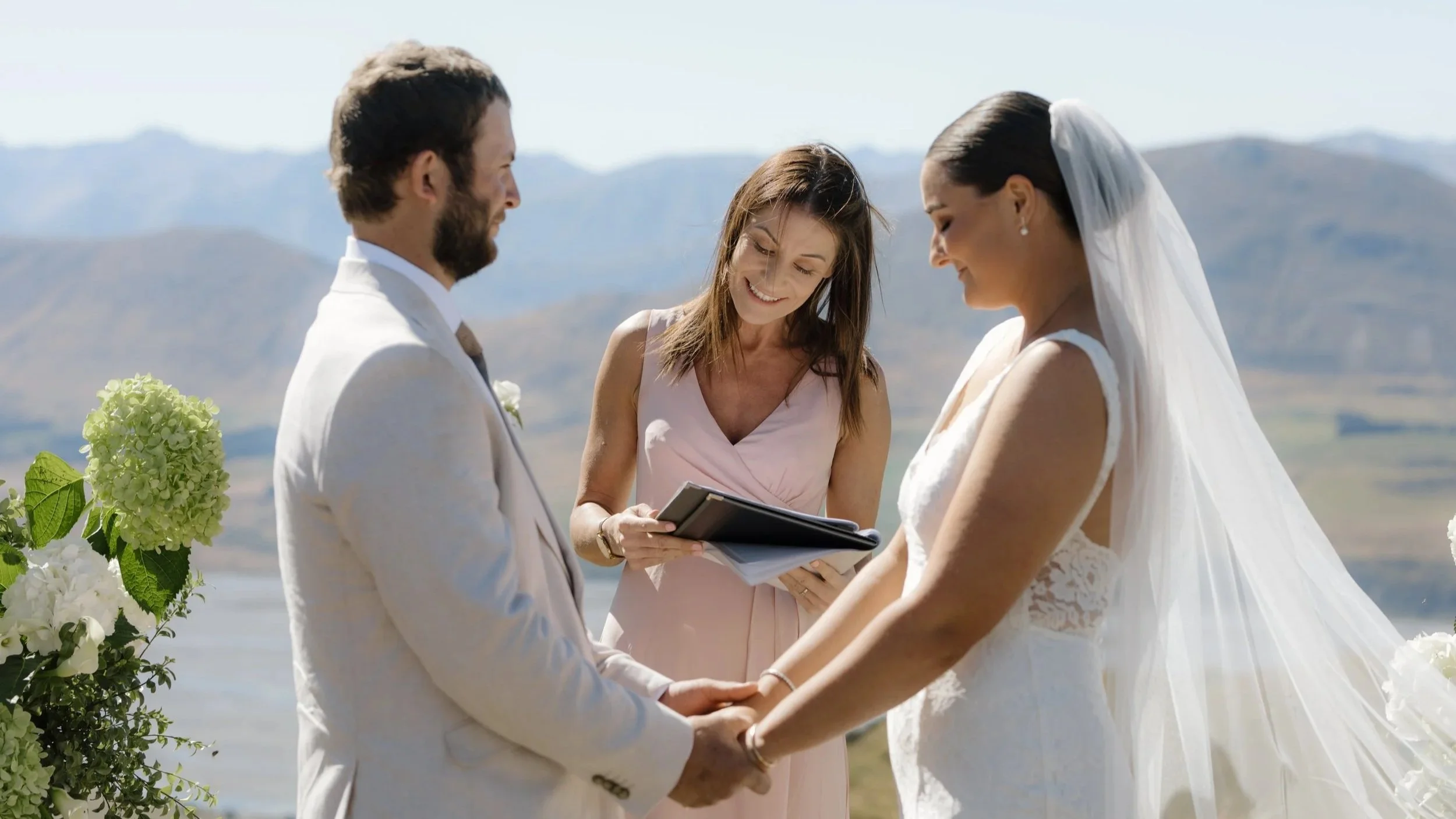 What Does a Marriage Celebrant Do in New Zealand?