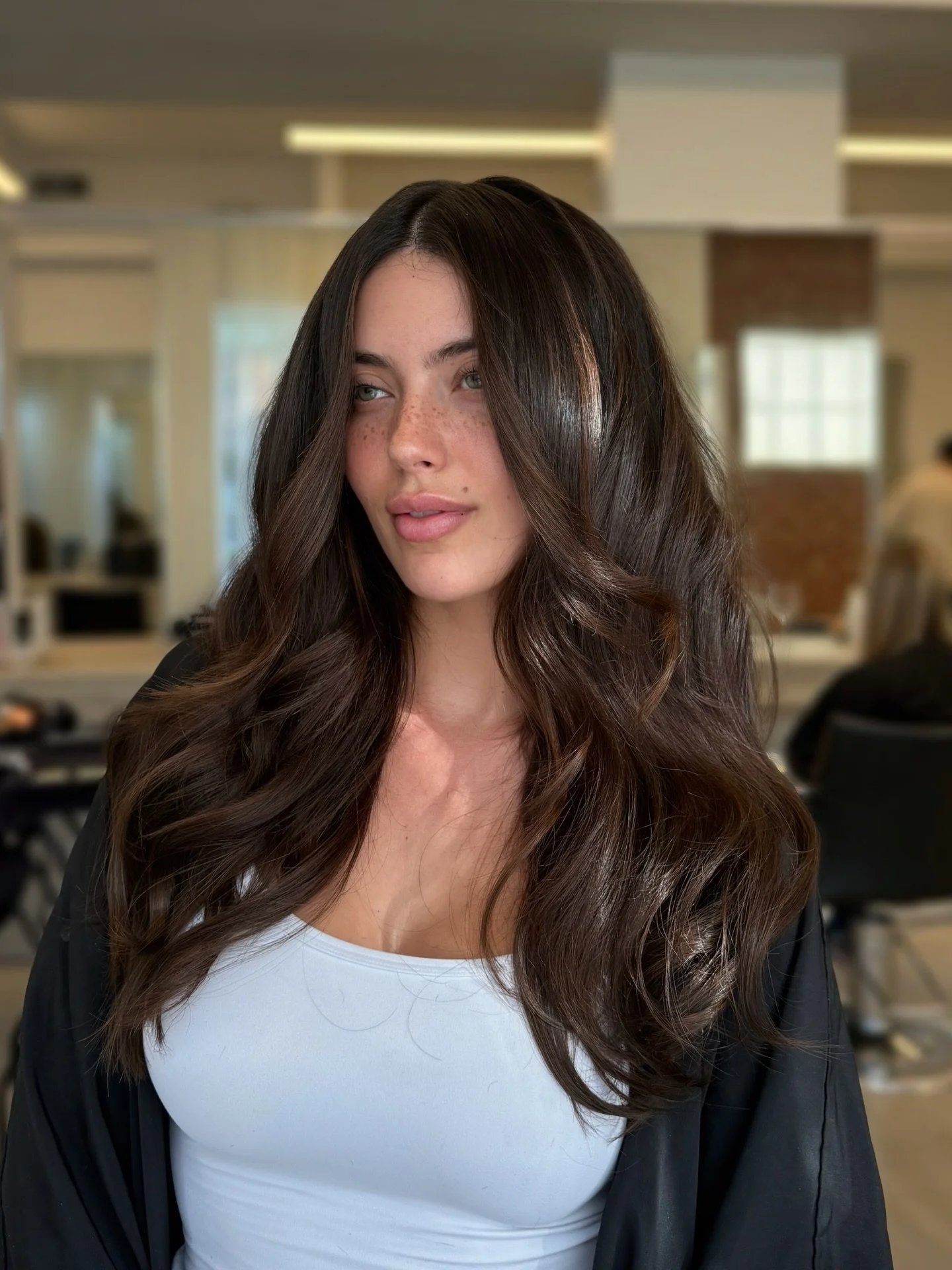 My signature Enhanced Natural Color + Extensions!

Created this custom gorgeous mane for my girl with @lineonehair in colors 2 + 3 + 5 with wavy individual ktips 

You next? 🤍