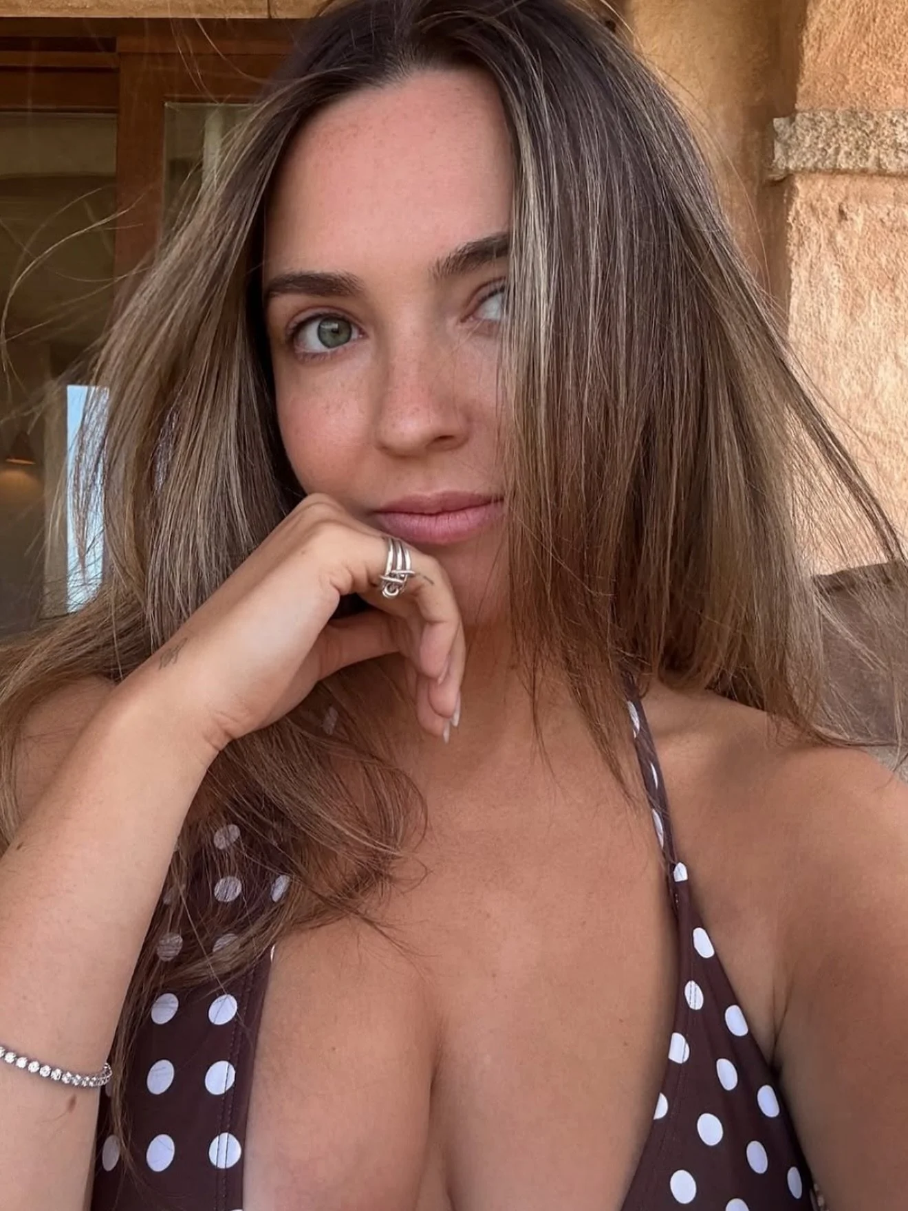 She&rsquo;s the perfect example of enhanced natural color! The kind of &ldquo;high maintenance to be low maintenance&rdquo; we all love

Natalie only gets her highlights 2 times a year. In between, we keep things fresh and shiny with just a gloss. Th