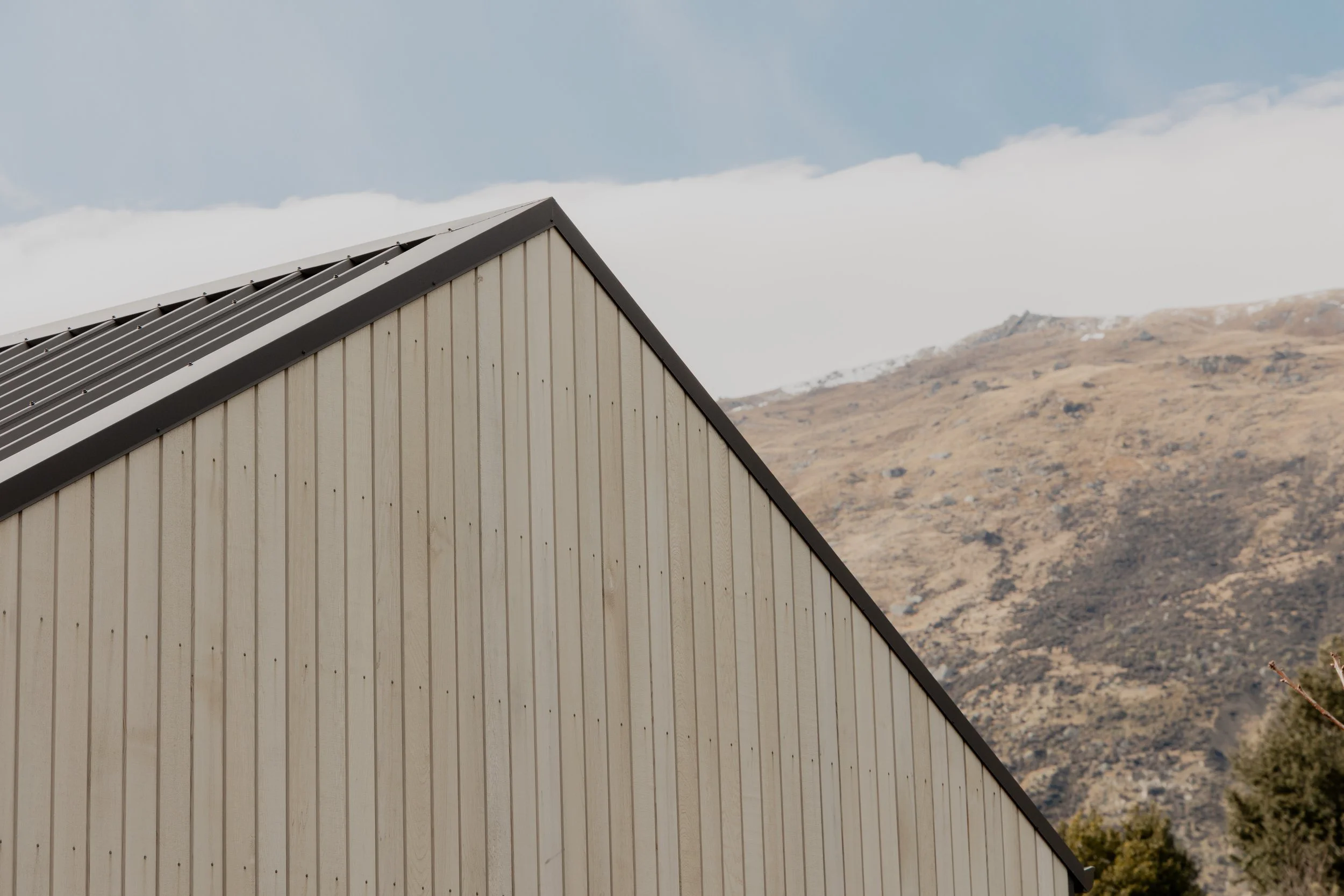 An image of the end roofline of a home built by Otago Homes Queenstown.