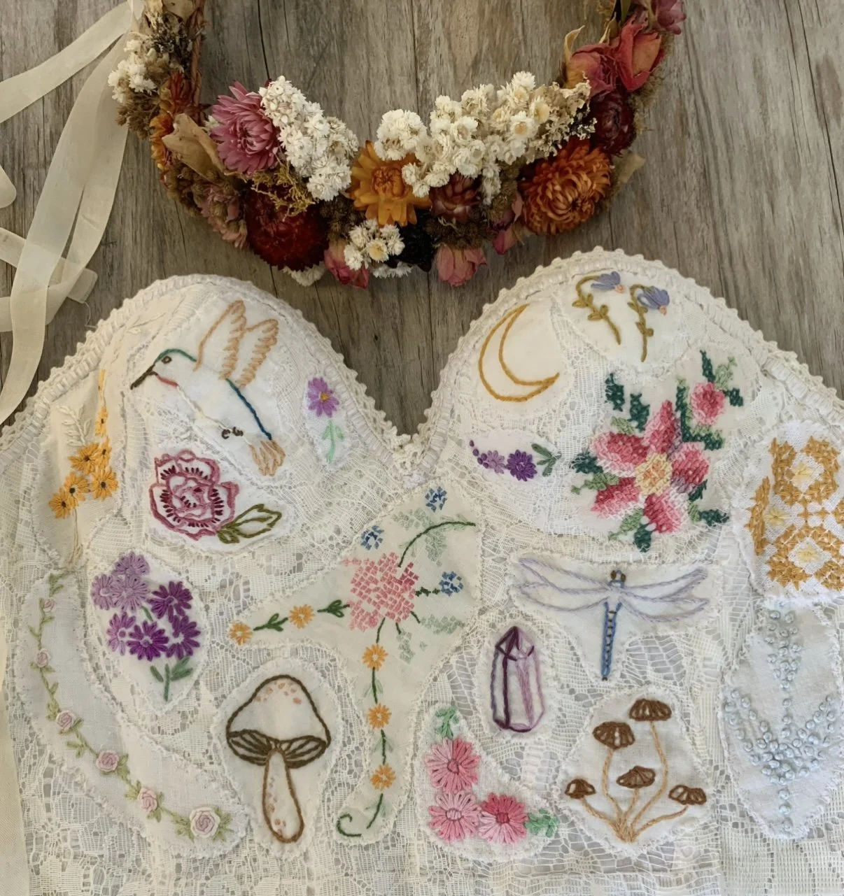 Meadow Embroidered Wedding Dress Size S/M