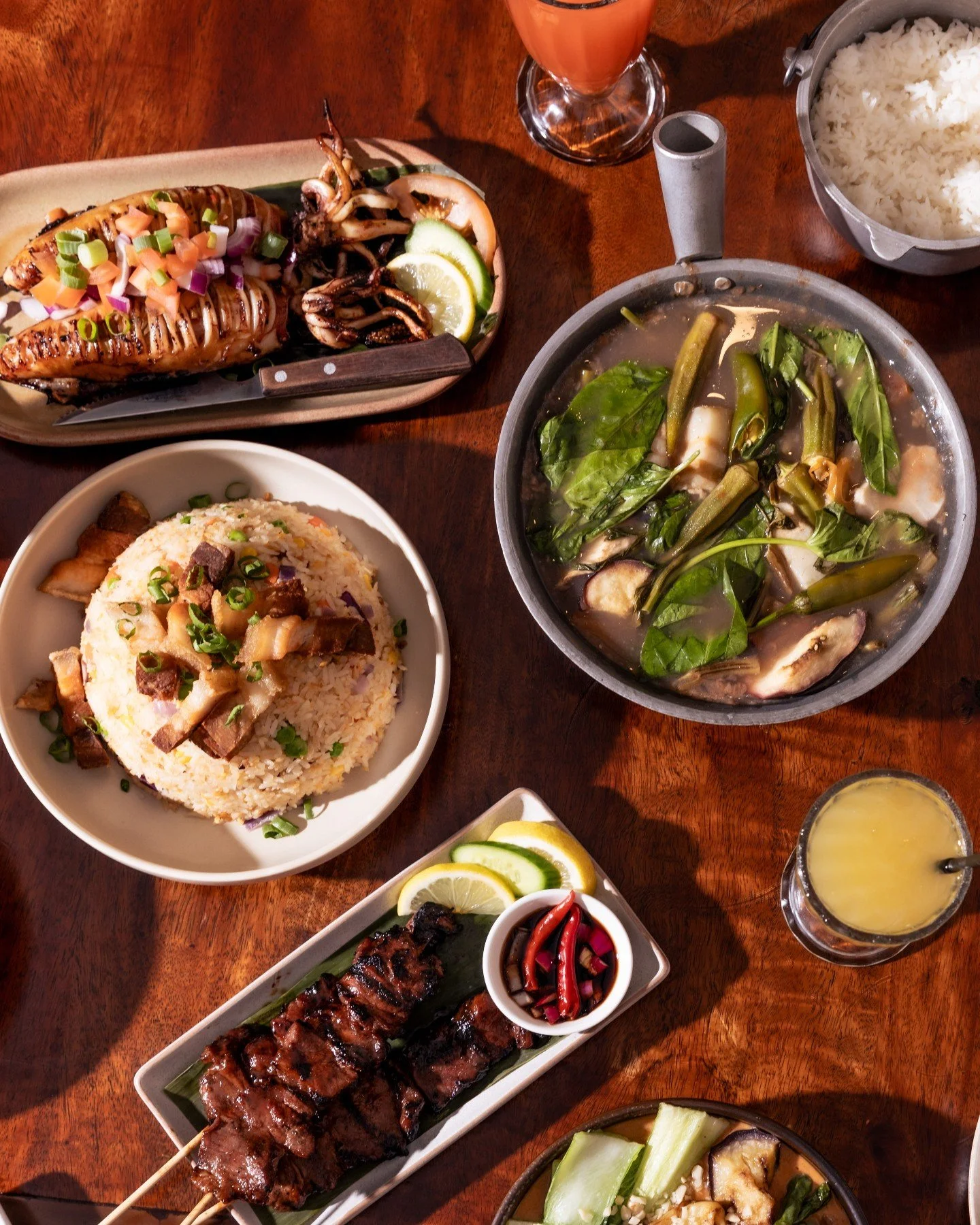 Nothing hits like a hearty bowl of Sinigang 🤎🍲

Tender meat, fresh vegetables, and that signature tamarind broth with the perfect sour kick&hellip; comforting, warm, and just like home 🇵🇭✨

Pair it with Mama Lor&rsquo;s fried rice, our classic Fi