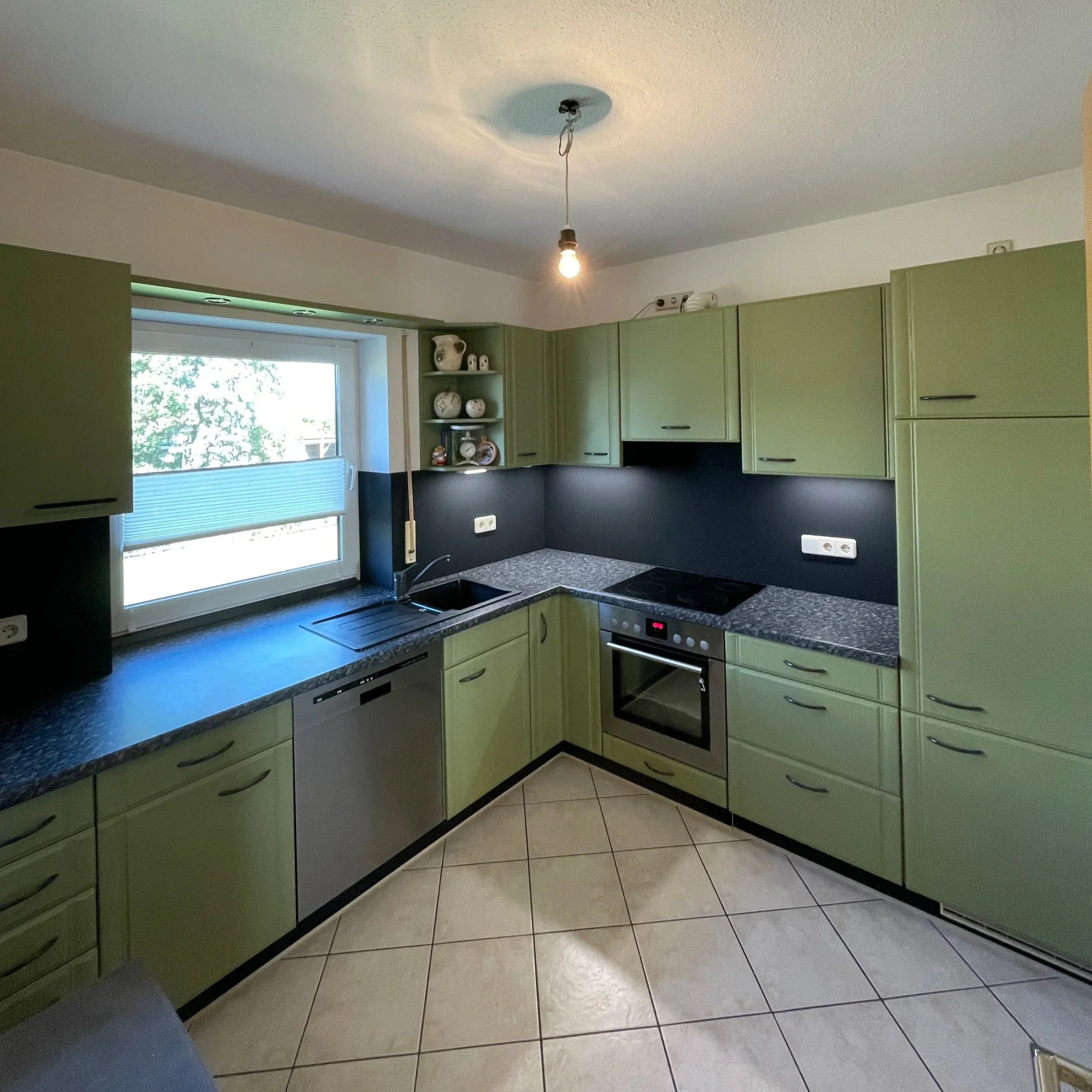 Küche & Fliesenspiegel neu foliert