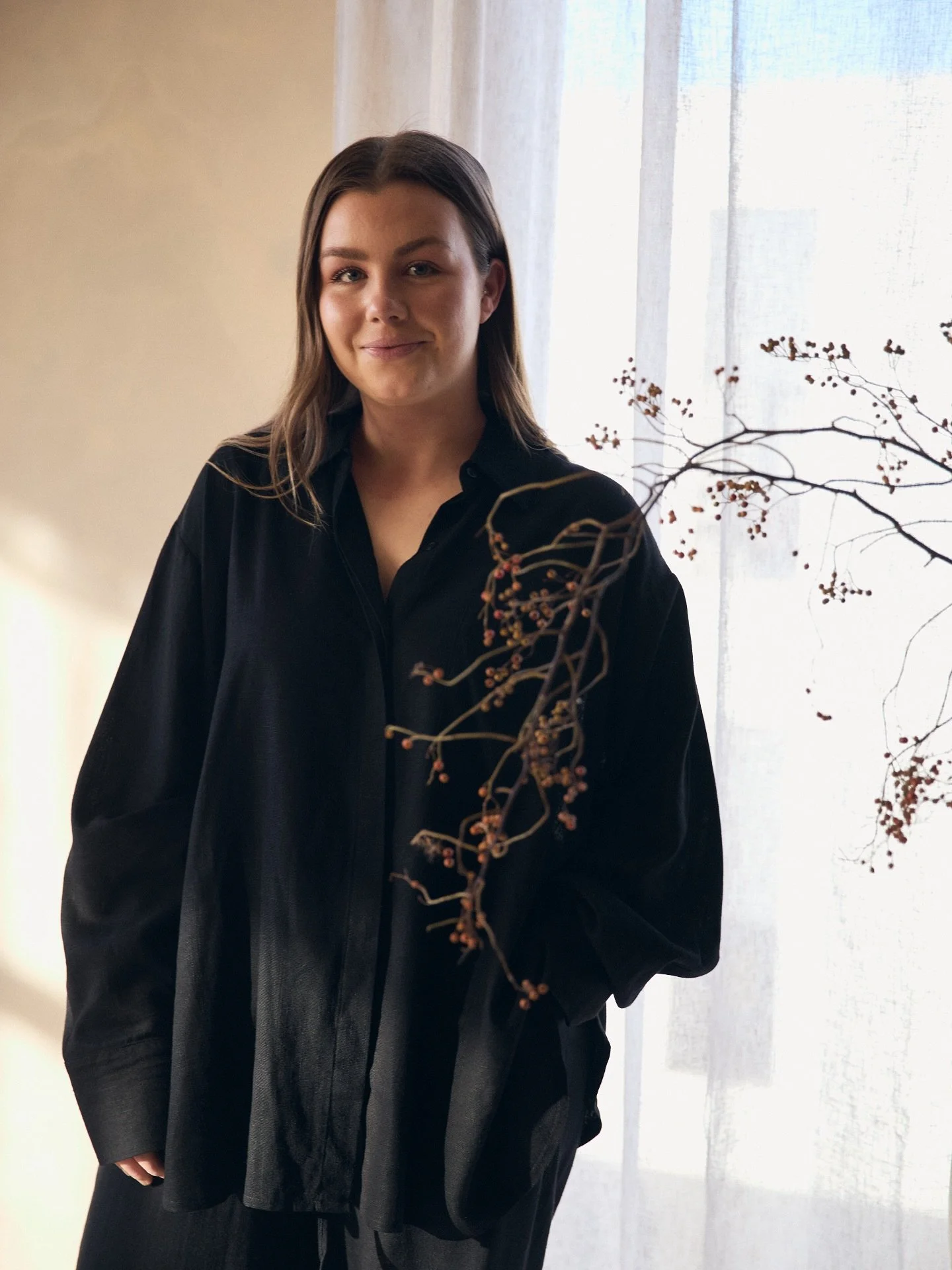Time for a proper introduction.
I’m Tahlia, a 22-year-old Aquarius sun + moon, Leo rising, 5/1 Manifesting Generator, and final year student naturopath - equal parts dreamer and doer. 
I first found natural medicine through my own struggles w