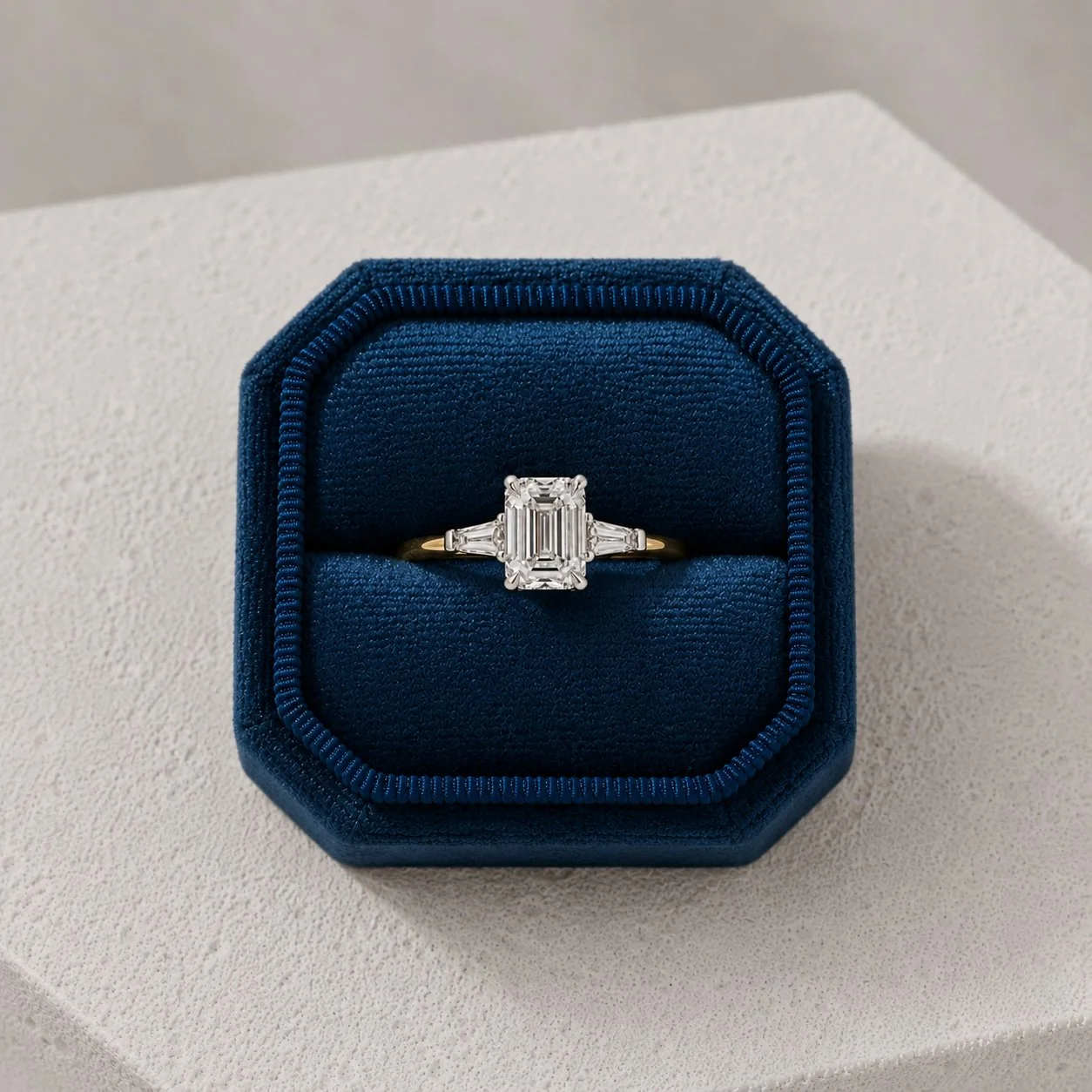18ct Gold & Platinum Emerald-Cut Diamond Ring – GIA Certified 1.00ct D VS1 with Tapered Baguette Shoulders