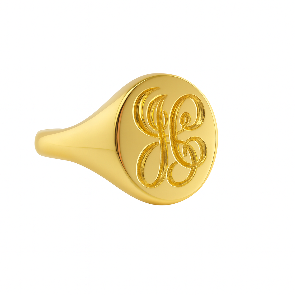 Handmade in London by Daniel Greenberg. 18ct gold gentleman’s signet ring featuring a hand-engraved family crest. Bespoke, traditional, and individually crafted.