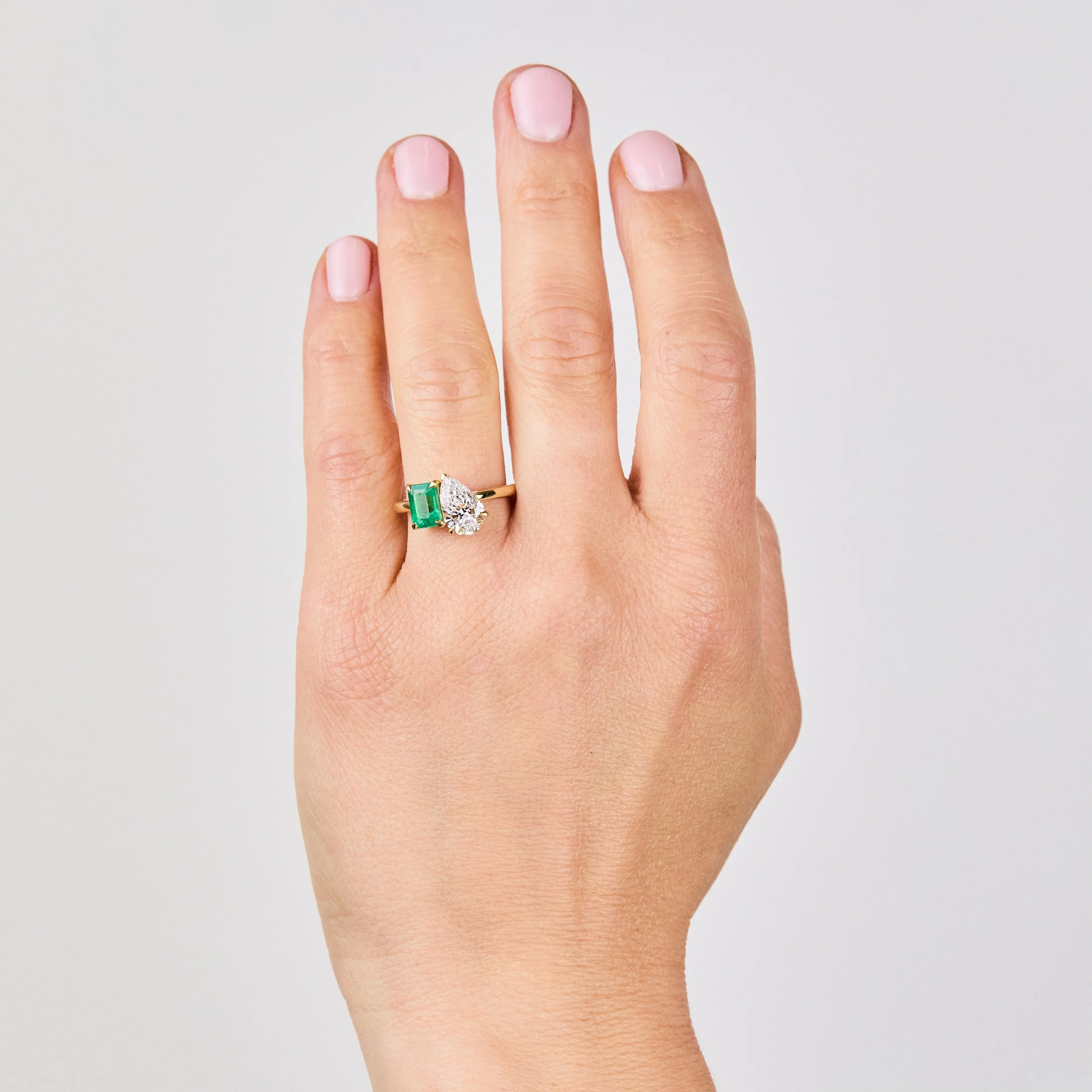 Emerald Diamond Moi et Toi Ring 18ct Gold | Natural Emerald Lab Diamond | London - on hand