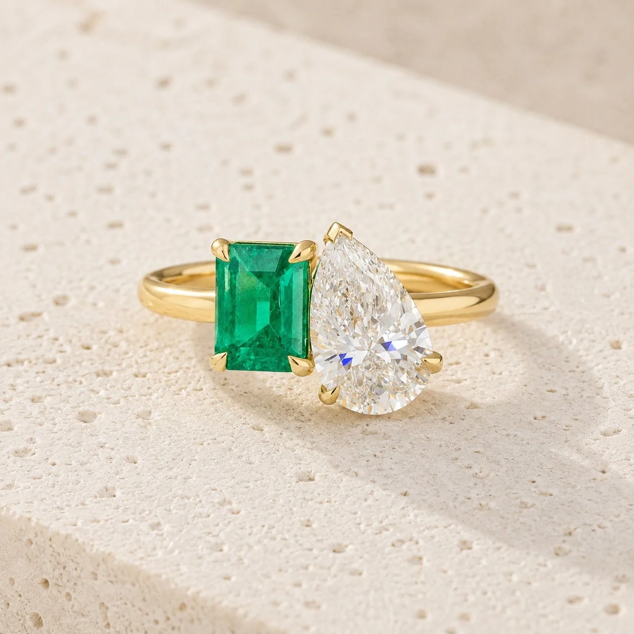 Emerald Diamond Moi et Toi Ring 18ct Gold | Natural Emerald Lab Diamond | London