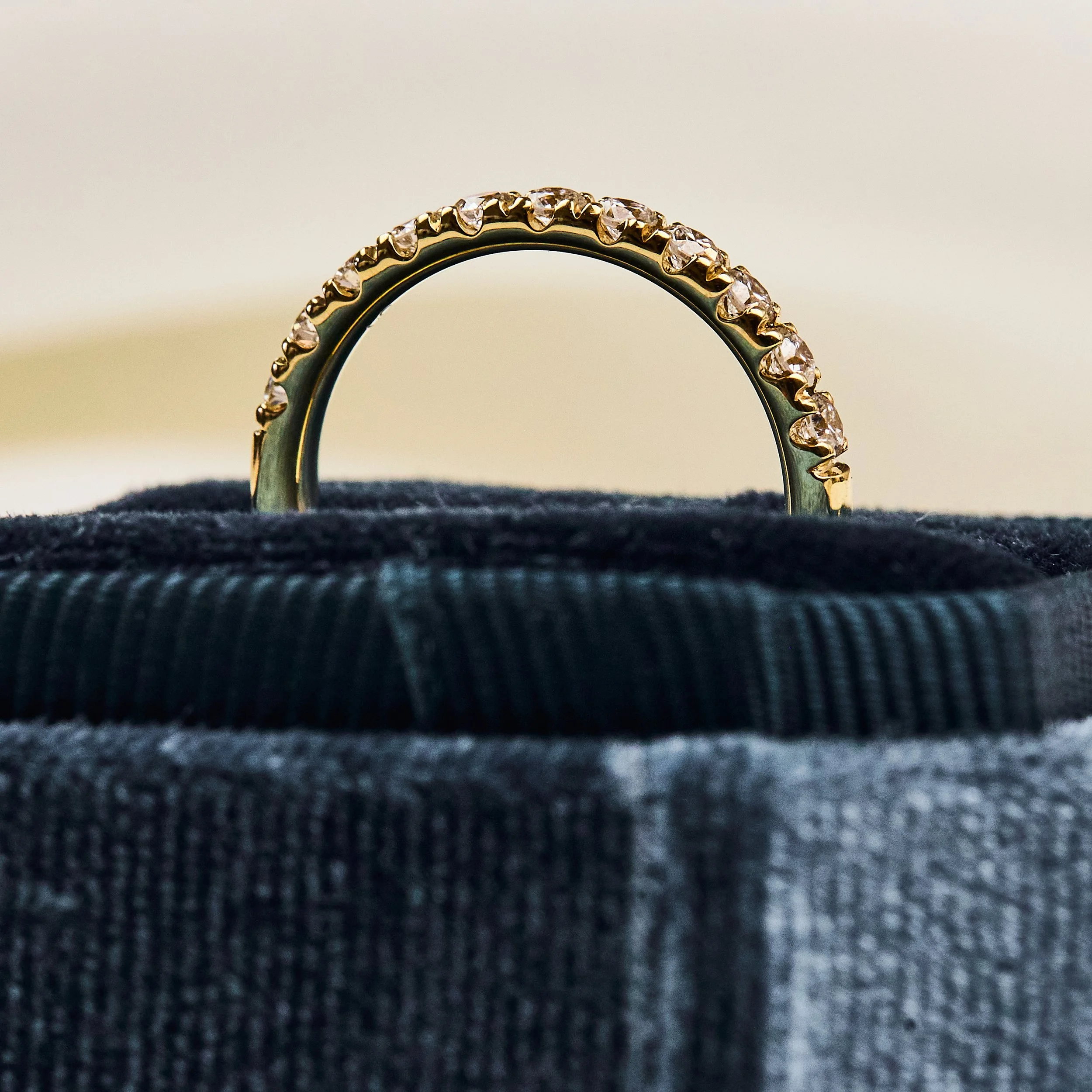18ct yellow 'Cut-Down' style wedding band