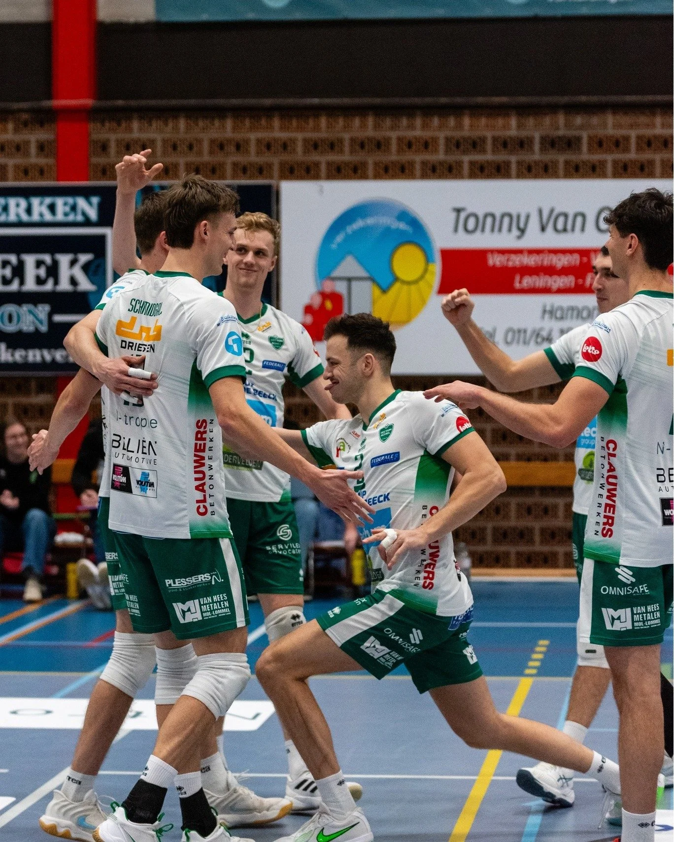 💚 PICTURE TIME 💚
Afgelopen zaterdag knoopten we weer aan met een overwinning, hopelijk morgen opnieuw!