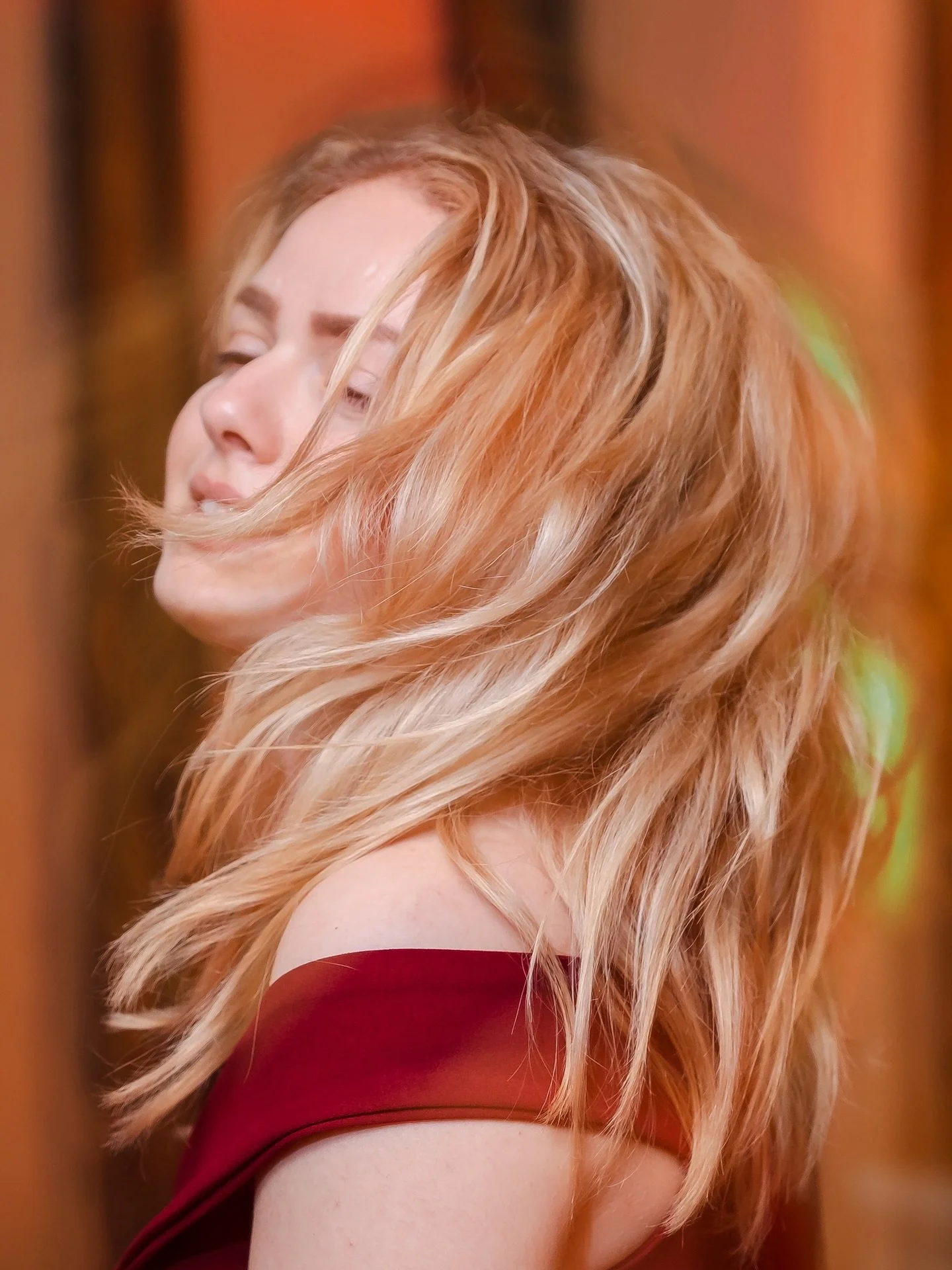 Wenn die Musik stimmt, der Moment passt und das Herz tanzt, entstehen solche Bilder.
Diese Szene war nicht geplant, aber genau deswegen ist sie so besonders 📸❤️✨

#hochzeitsfotografl&uuml;beck #hochzeitsfotografie #hochzeitstag #sultanballan #hochze