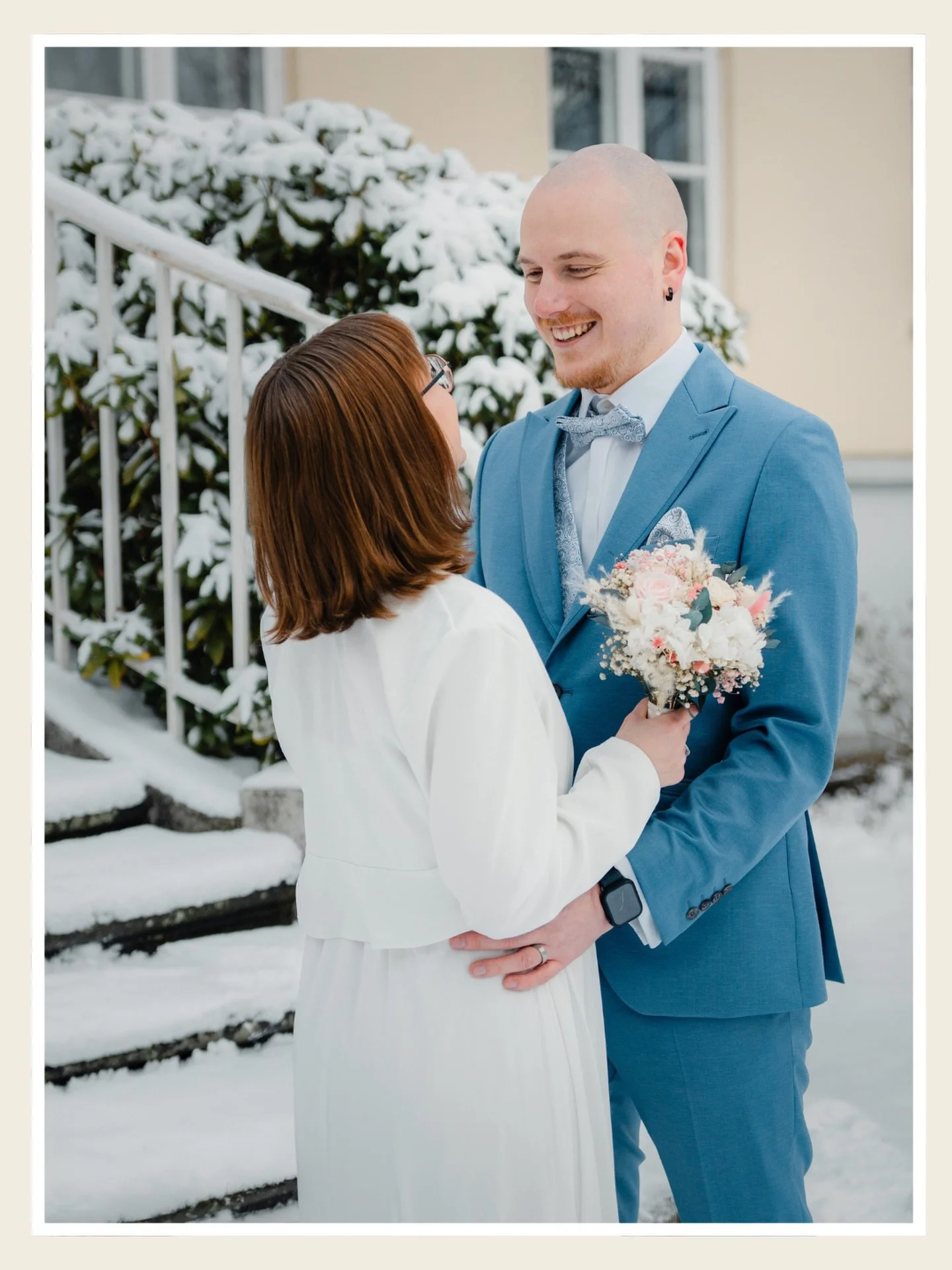 Eine Hochzeit zu begleiten ist jedes Mal etwas Besonderes. So viele echte Momente, Emotionen und kleine Details. Danke, dass ich Teil dieses Tages sein durfte.🙂📸

#hochzeitsfotografl&uuml;beck #hochzeitsreportage #standesamtlichetrauung