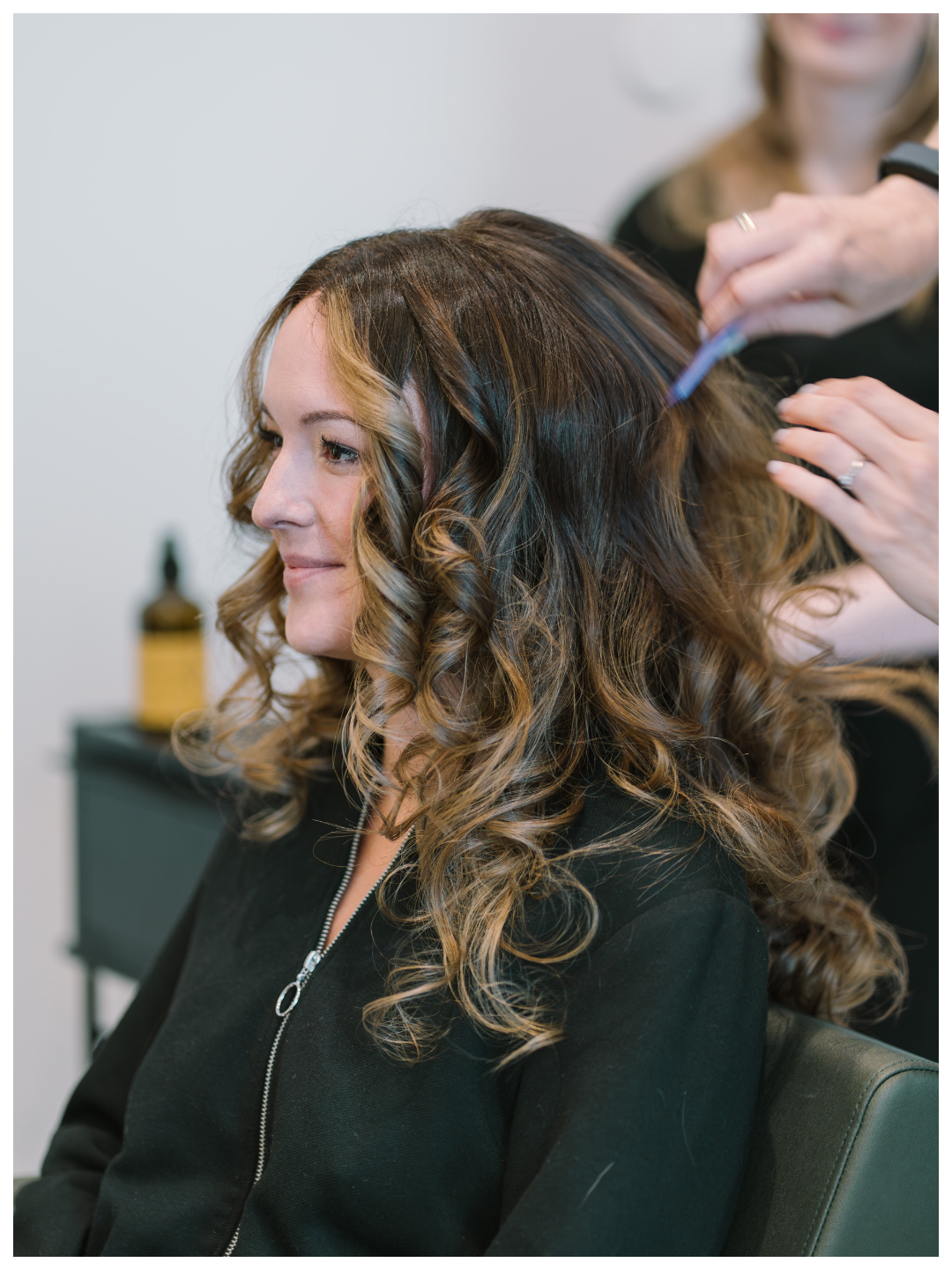 Emotionale Momente beim Getting Ready einer Hochzeit in Lübeck