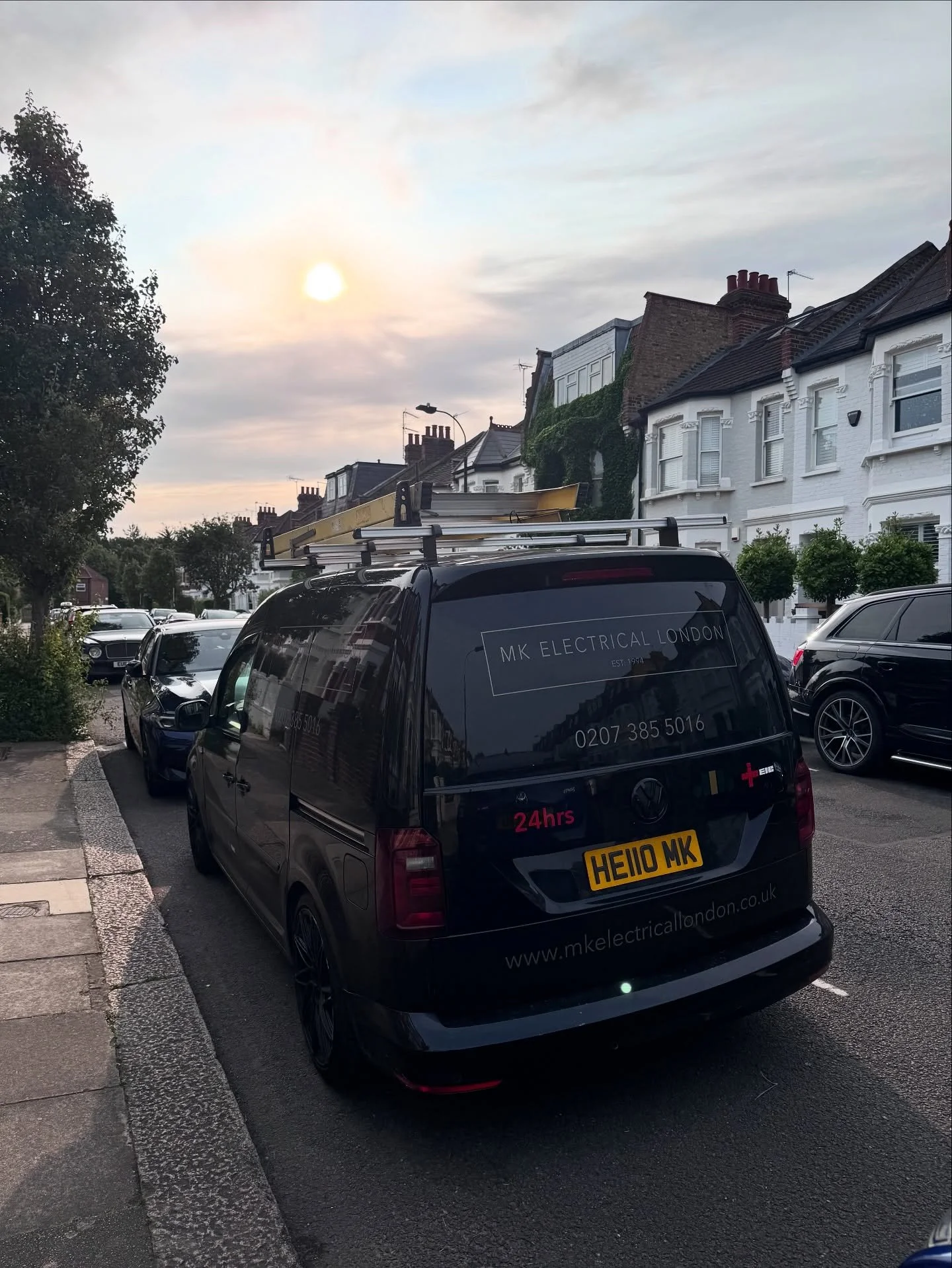 Sally-Ann (Van) ready for the day ahead! #Battersea bound this morning! 

#vwcaddy #southwestlondon #electrician #familybusiness #SW11 #faultfinding #homeowner #landlord #propertymanagers