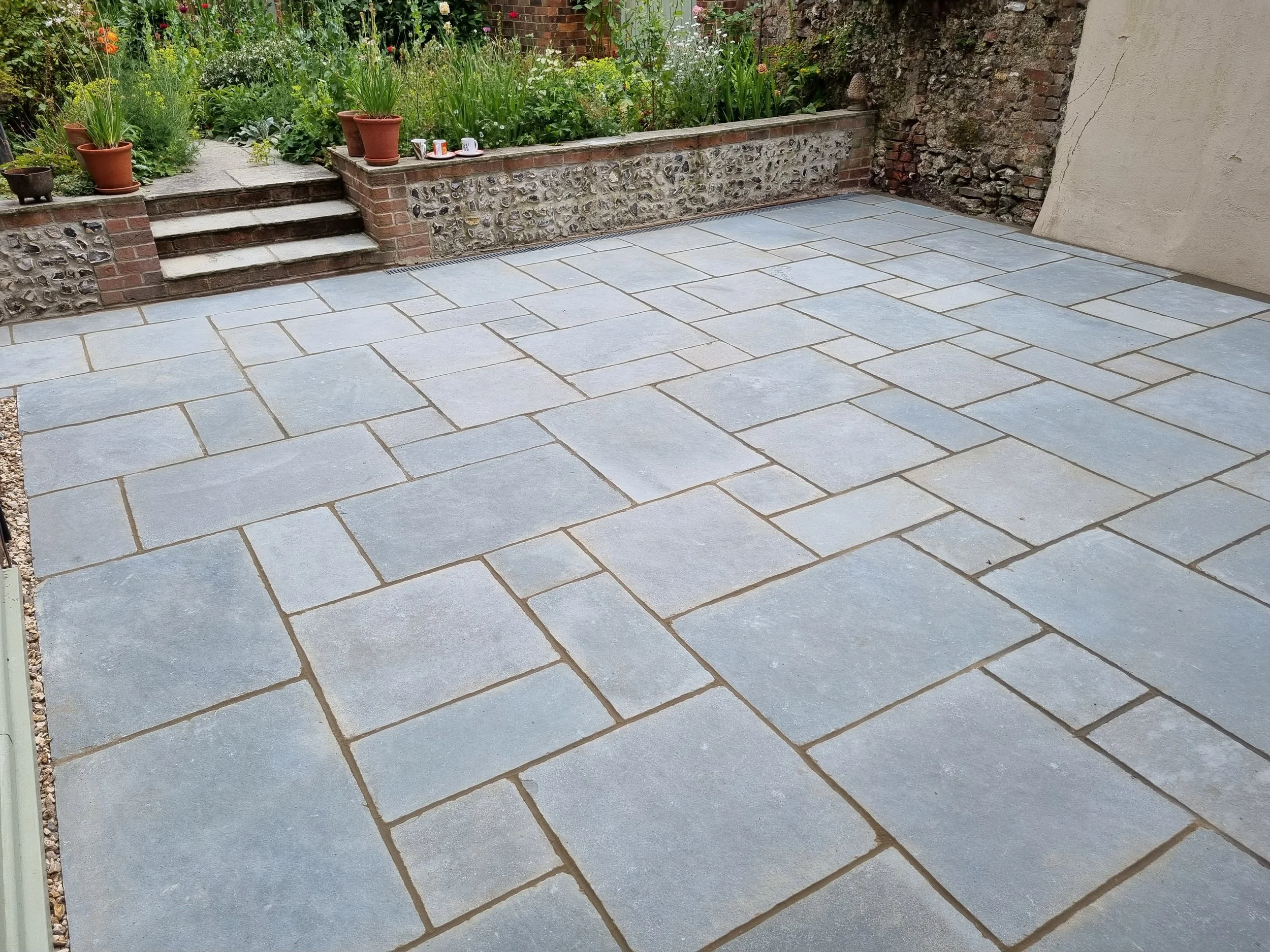 Patio 20220704_140952.jpg