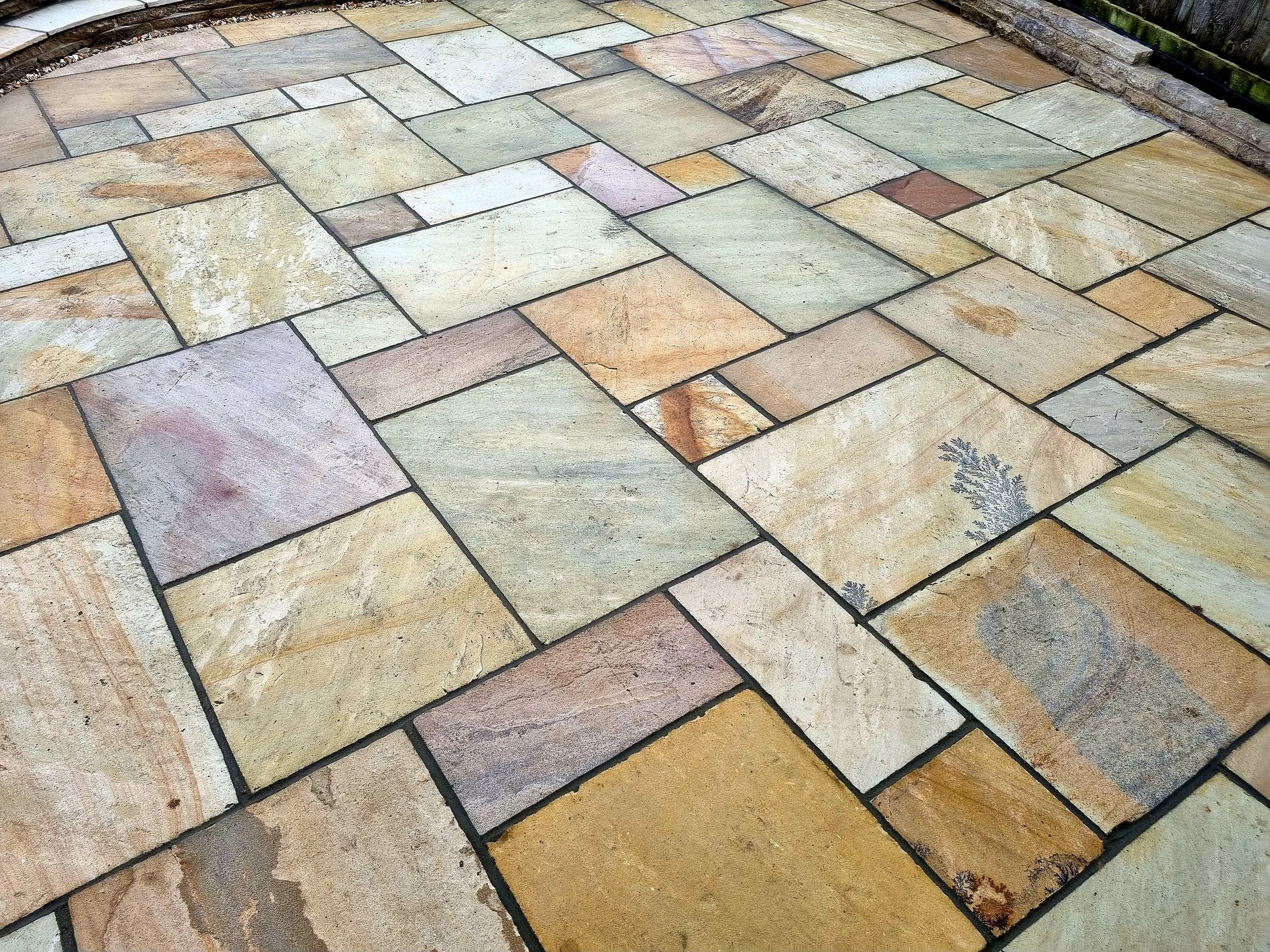 golden fossil sandstone paving