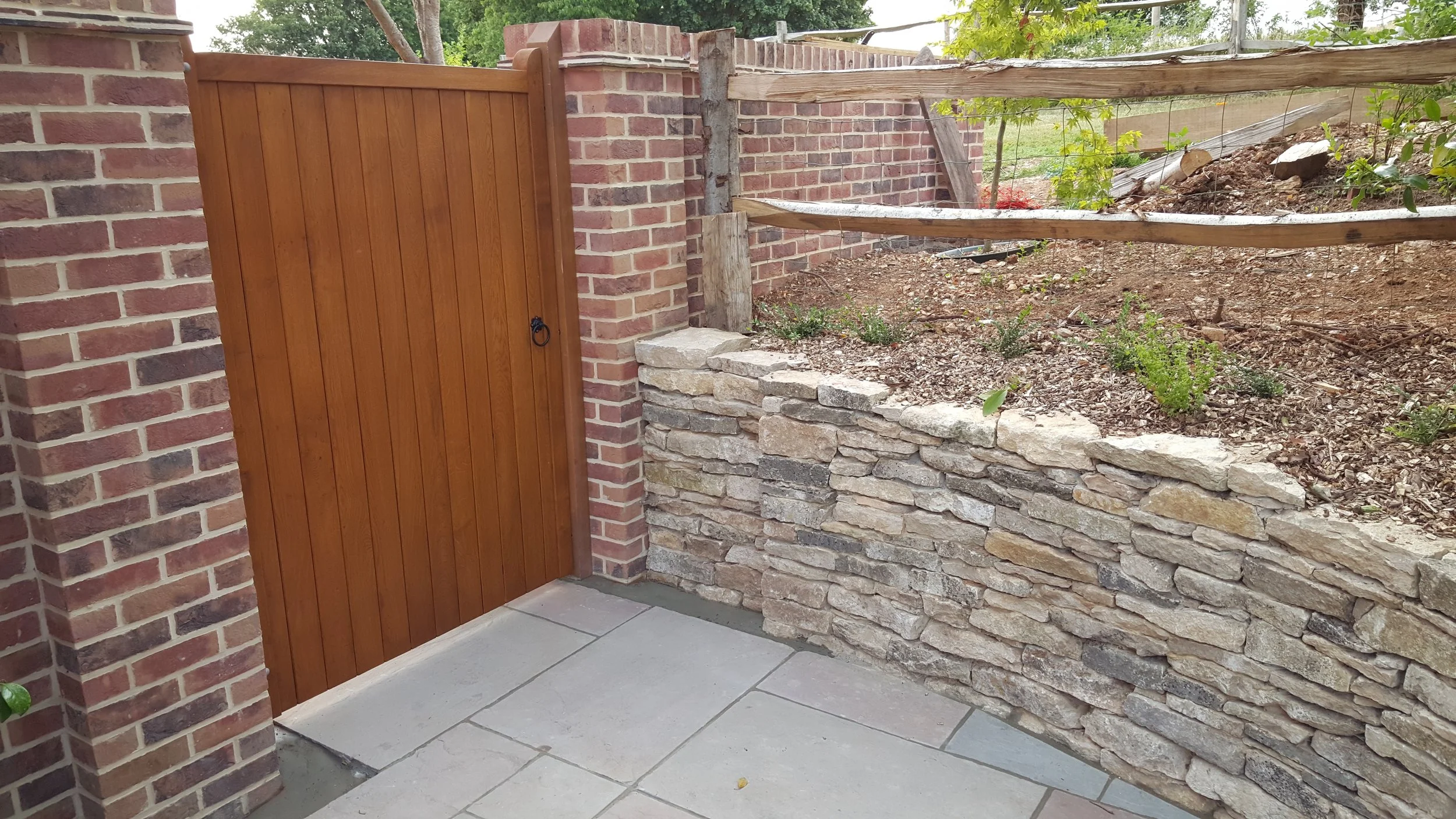 Solid pedestrian gate 20150703_185623.jpg