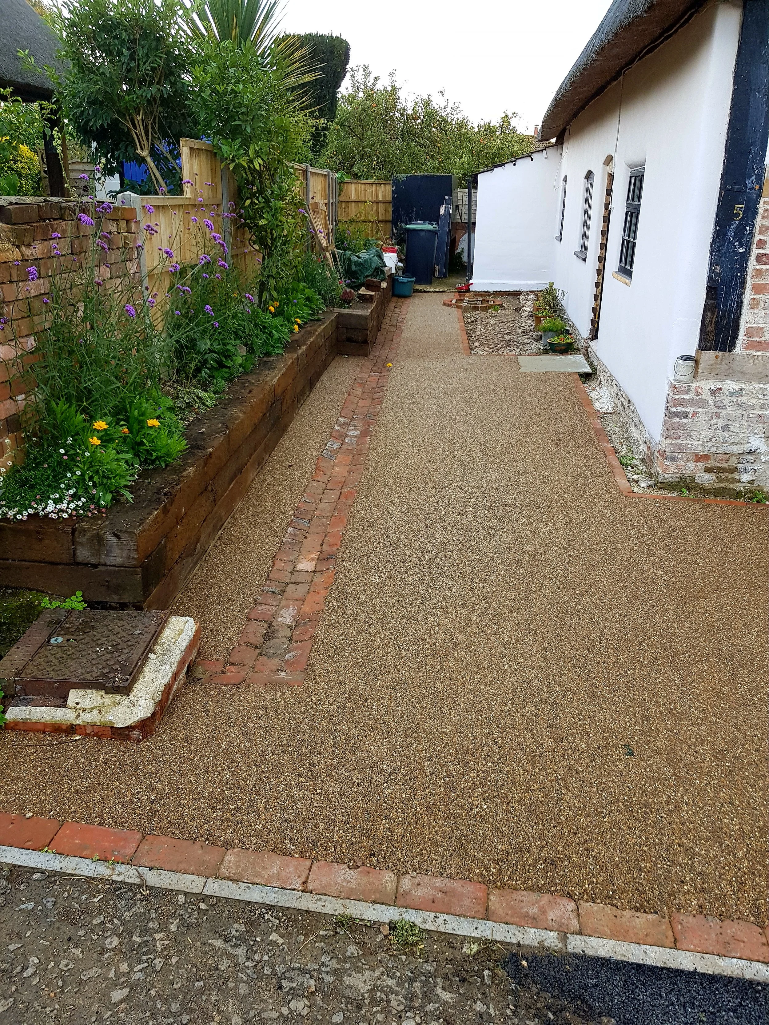 Resin pathway and drive 20170915_155552.jpg