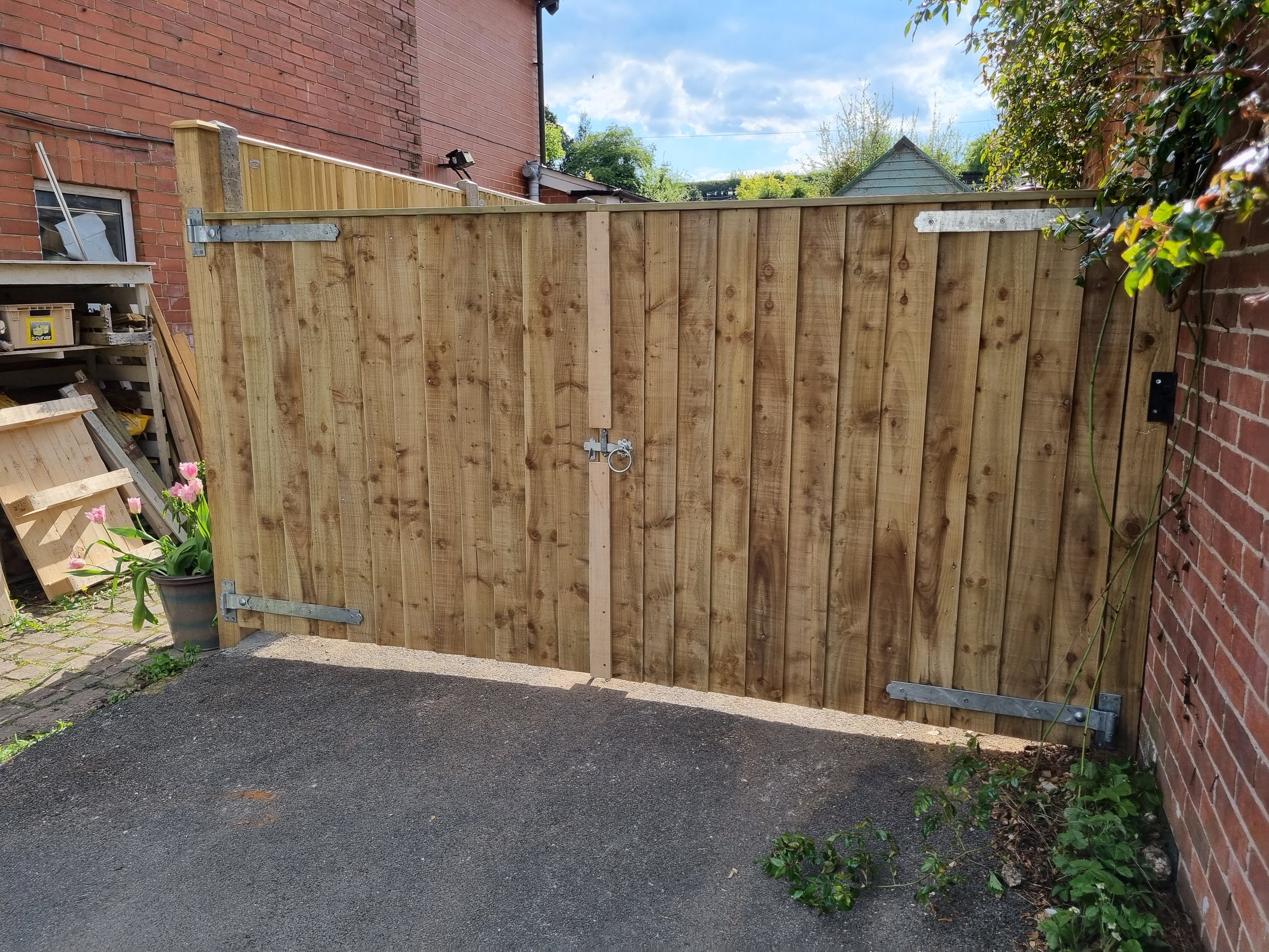 Timber gates 20220426_164017.jpg