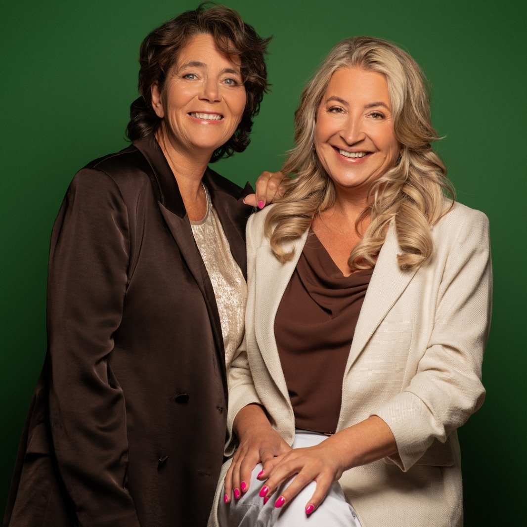 Allow us to reintroduce ourselves. 

We&rsquo;re Peggy and Marcoline and we&rsquo;re the duo behind Happy Home Helpers. 

With over a decade of experience in the real estate market, Marcoline has deep knowledge of The Hague real estate scene. Her jou
