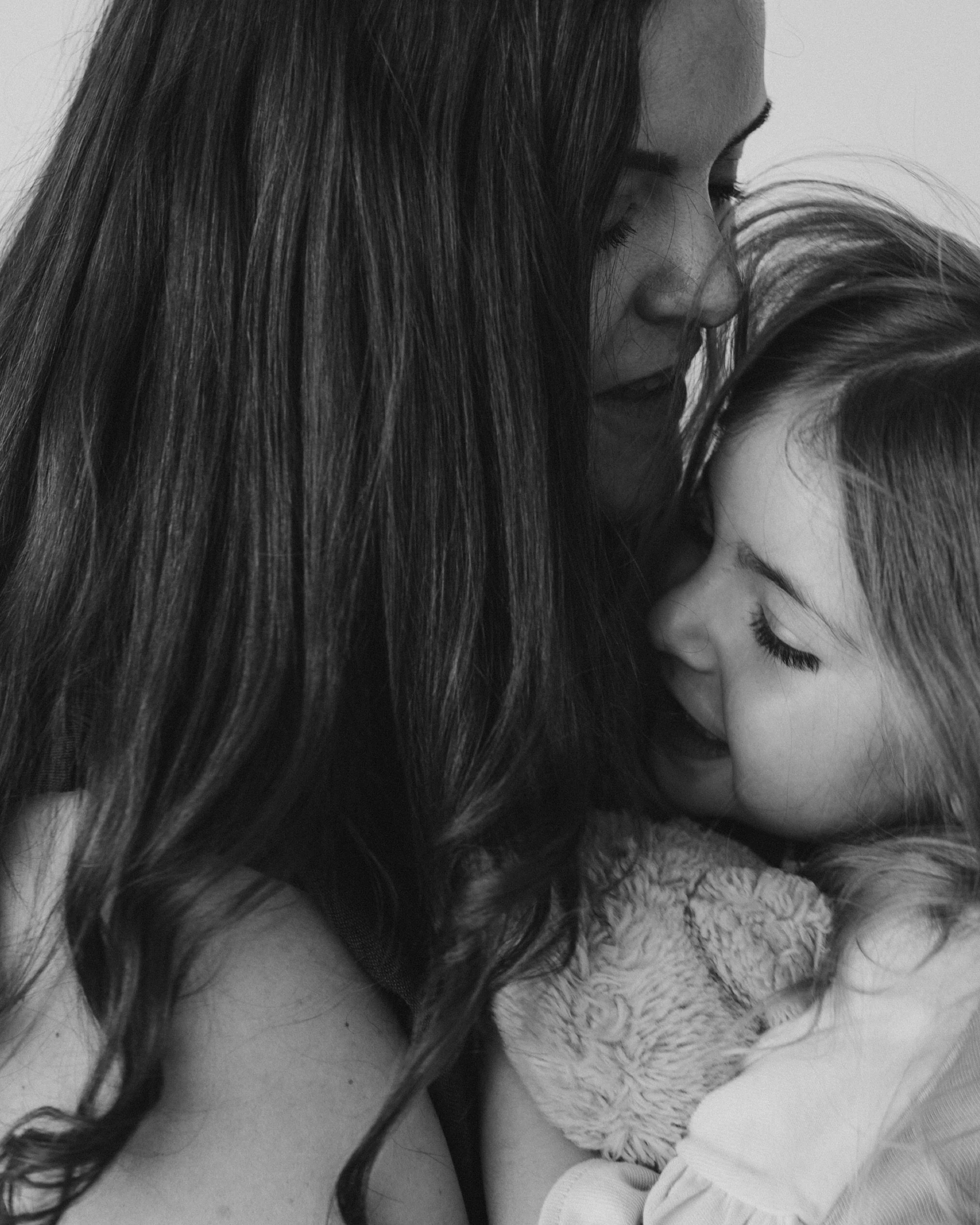manchmal denke ich mir echt: wie lucky bin ich eigentlich mit den frauen, die zu mir ins studio kommen? 

diese bilder hier sind nicht einfach nur &bdquo;muttertags minis&ldquo;.
mama &amp; tochter, genauso wie sie sind.

und was mich jedes mal wiede