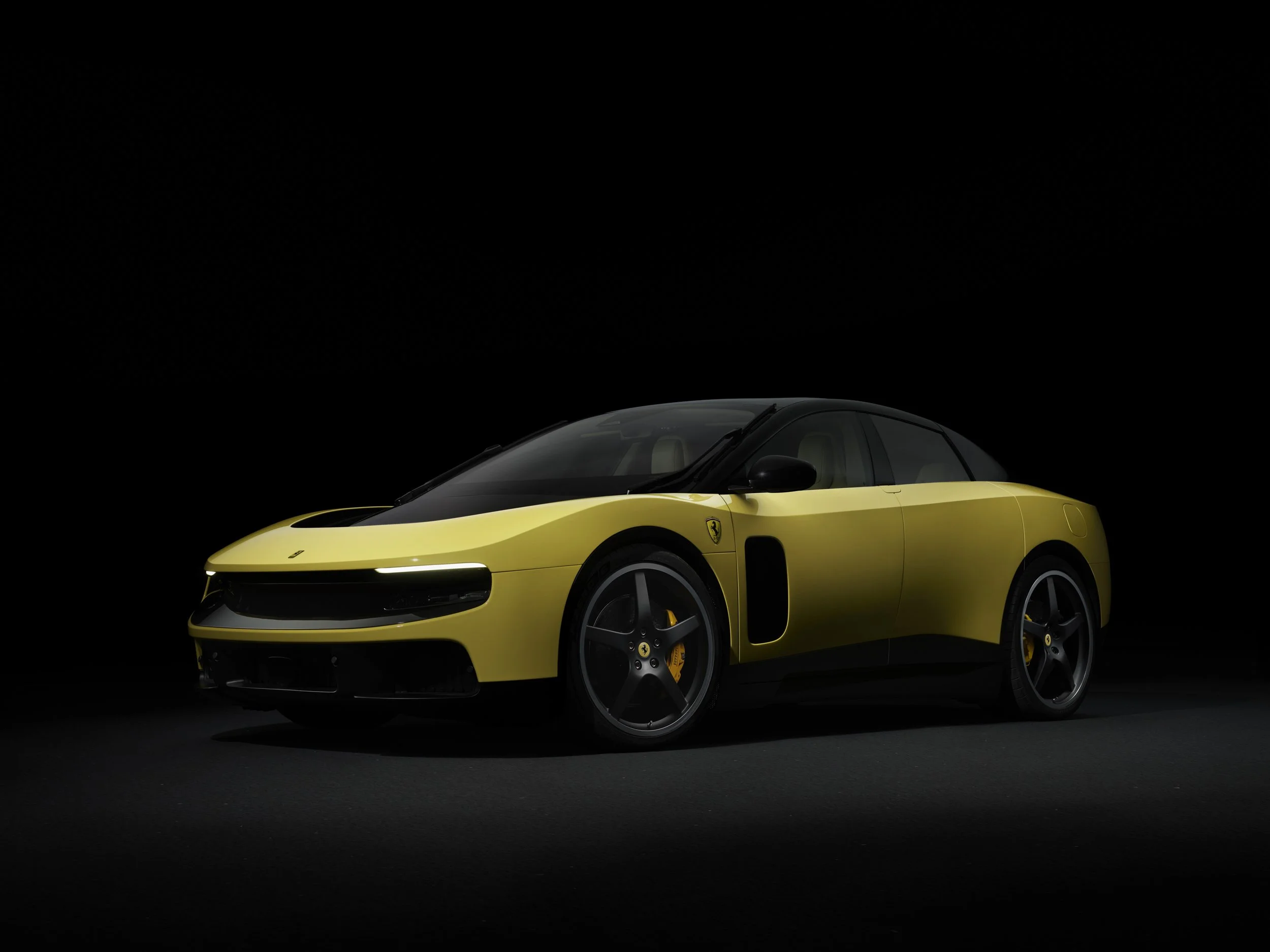 Luce_7rtv3_Wheelsop2_Lightson_Web.jpg