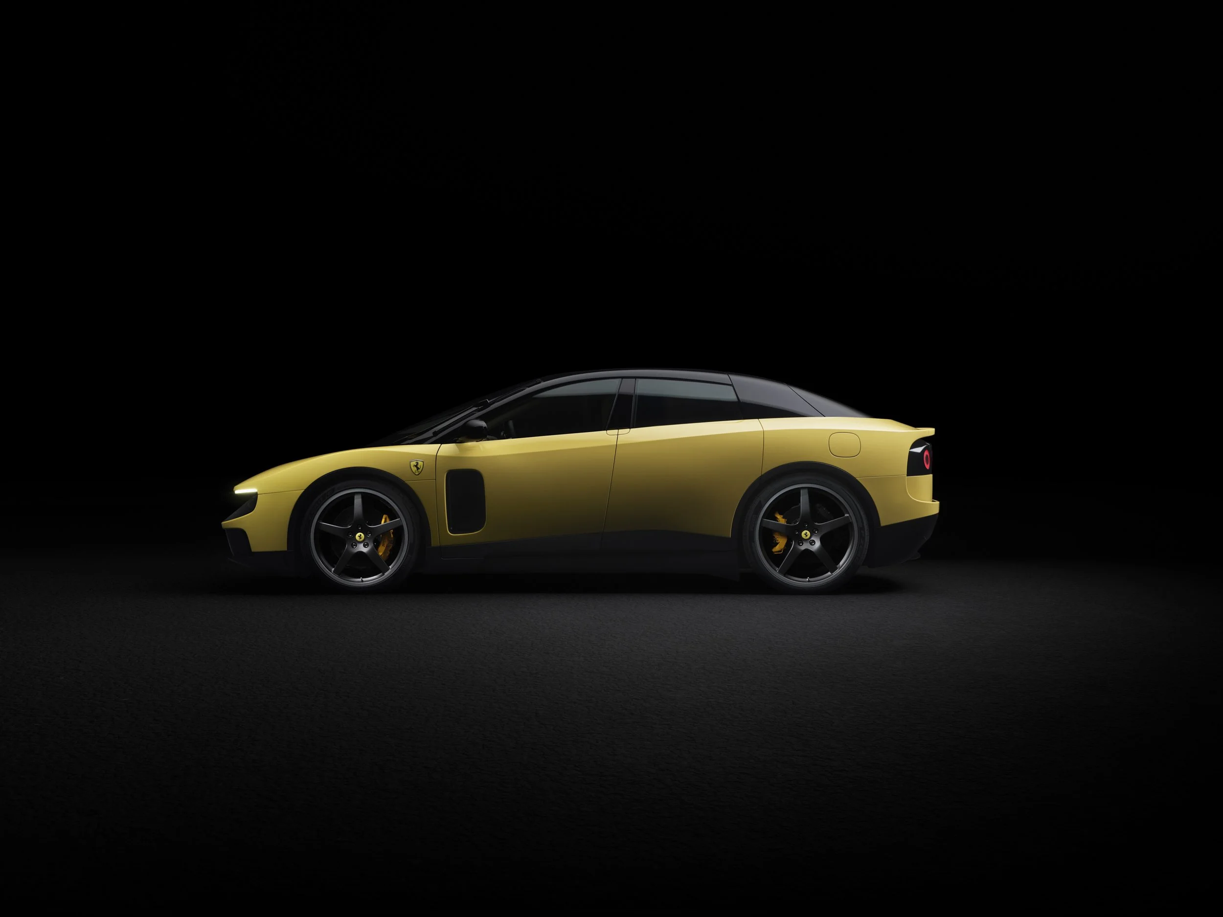 Luce_8rtv3_Wheelsop2_Lightson_Web.jpg