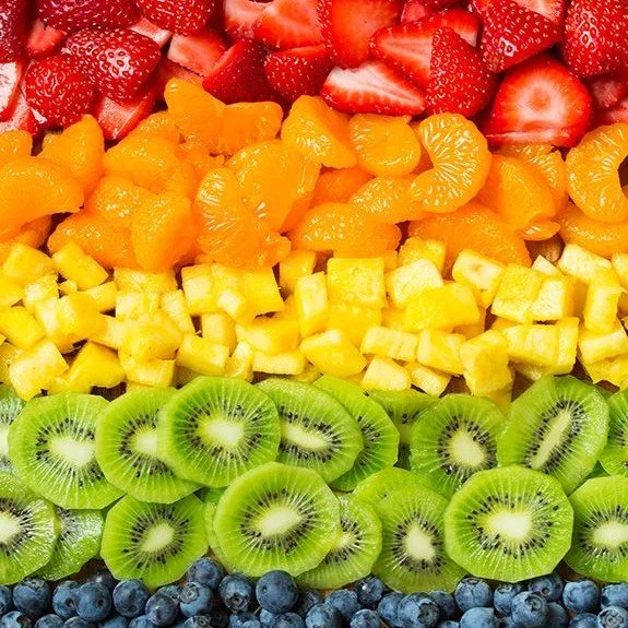Eat the rainbow 🌈
Not because every meal needs to look Pinterest-perfect.
Because different colours usually bring different nutrients - and your body and brain need variety.
More colour can mean more fibre, vitamins, minerals and plant compounds sup