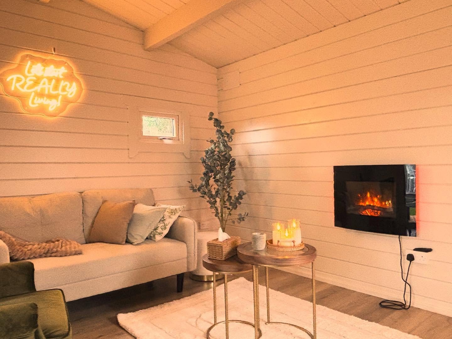 🌟 Exciting News! 🌟
Hi everyone&hellip;it&rsquo;s Lorna ! I&rsquo;m thrilled to announce that I&rsquo;ll be working from a new space in 2026 and am ready to welcome you ! 

As an Accredited Psychotherapist, Transformation Coach, and Mindset Consulta