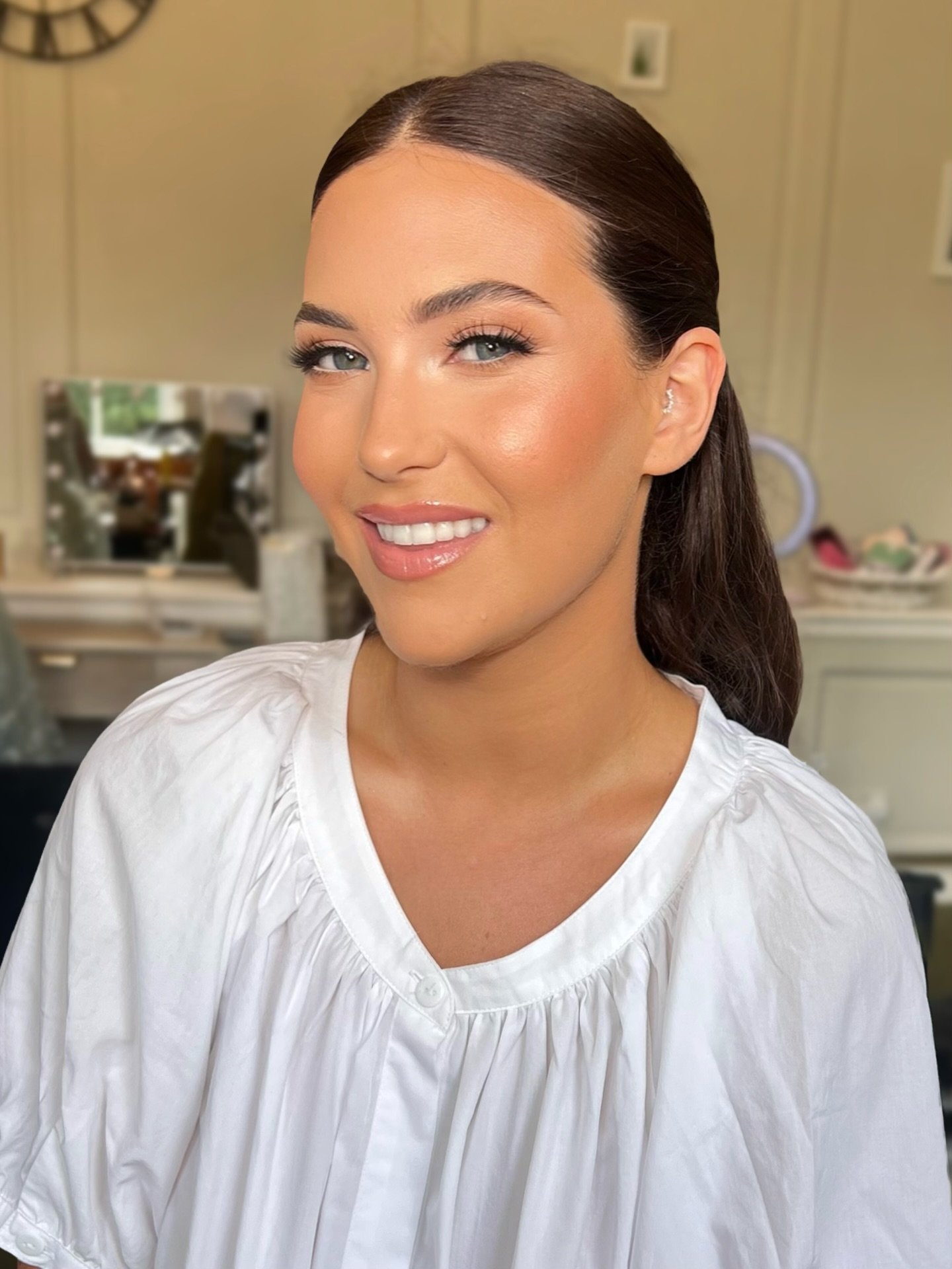 &amp; that is some pretty spectacular skin! Drop the routine for us please! Sun kissed &amp; glowing ✨ absolute perfection!