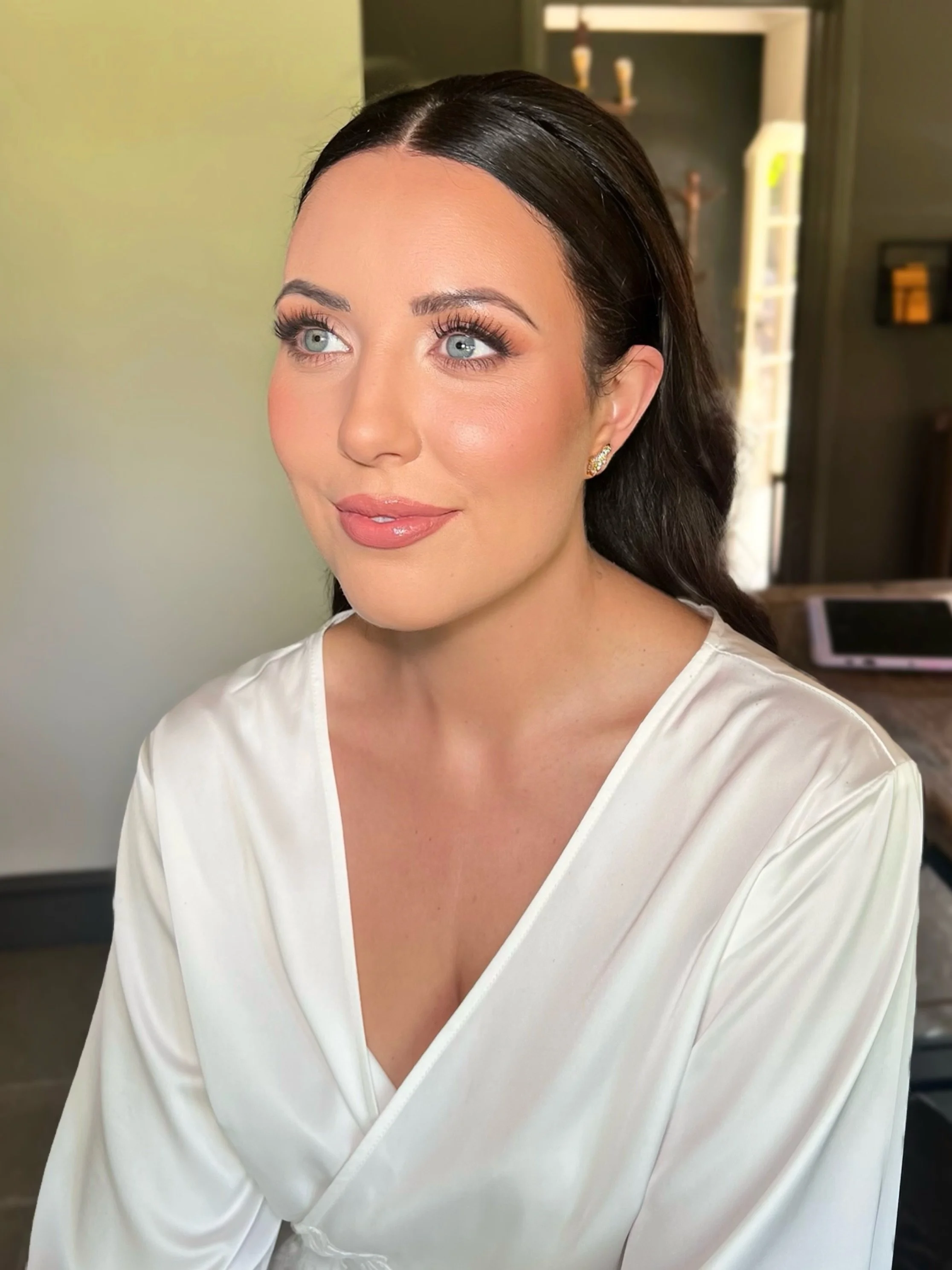 From bridesmaid to bride 🤍

I met @lauren_smith_26 a few years ago when she was part of a bridal party &amp; this weekend I got to be there for her own wedding morning. Honestly one of my favourite kinds of full-circle moments.

Such a beautiful sou