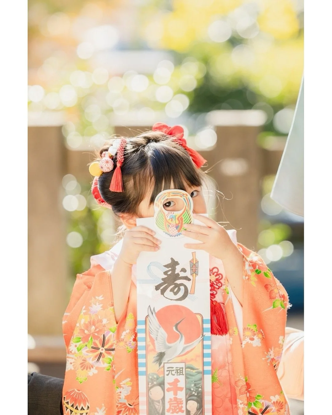 .
日本の四季は夏夏冬冬になりつつあるけど、
やわらかい秋冬の光が大好きで
普段お花畑とかに全く興味がない私ですら
外で撮影したくなる。

そろそろ昨年の七五三撮影を紹介したいところ。
一件一件こんなことあったなーて、
鮮明に思い出せる。
こちらのトムとジェリーをこよなく愛するガールから
紹介しようかしら。
もうおもしろそうやろ？
お支度中に何あったか気になるやろ？

✎︎＿＿＿＿＿＿＿＿＿＿＿＿＿＿
▶︎information
2025年11月〜12月のご予約（全ジャンル可能）
受付しておりま