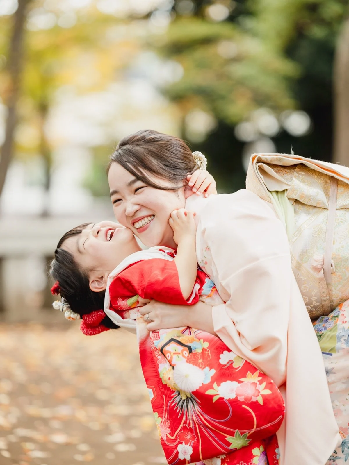 .
子どもの圧倒的な成長に
語彙力がなくなるほど感動して、
なーんにもキャプションが思い浮かばない。

ただただ可愛くて溶けそうになりながら撮影して、
泣きながら編集したよ。
大きくなったね、赤ちゃんだったのにね
もう大人みたいに話すからびっくらぽんだったよ。

びっくらぽんと言えば、全然当たらなくなったよね&hellip;

✎︎＿＿＿＿＿＿＿＿＿＿＿＿＿＿
▶︎information
2025年11月〜12月のご予約（全ジャンル可能）
受付しております。
詳しくはHPをご覧いただき、何か不明