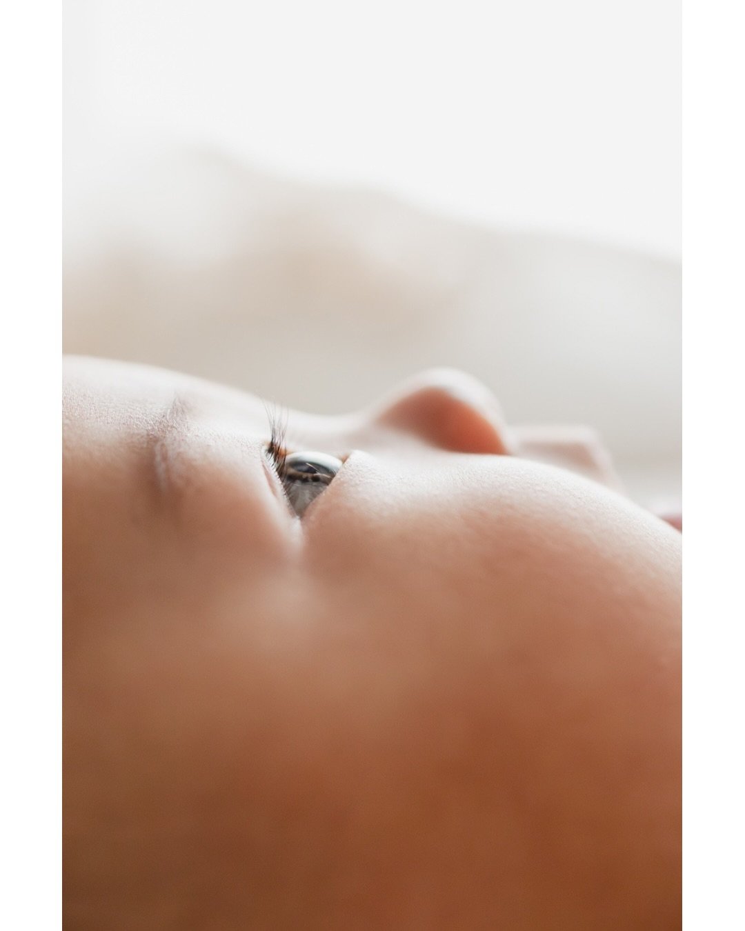 （本音）ハアアアアアアアアアアなんてきゅるきゅるなおめめなんでしょ！！！！
（本音）いいな&hellip;パパが写真を撮ってくれるご家庭か&hellip;

✎︎＿＿＿＿＿＿＿＿＿＿＿＿＿＿
information
ただいま2026年2月3月の撮影を受付しております。
詳しくはHPをご覧いただき、何か不明点がありましたらDMもしくはメールにてお問い合わせください🌿

▶︎空き状況
2月&rarr;⚪︎
3月&rarr;2/1受付スタートしました！
春の七五三をご検討の方はハイライトをご覧くださ