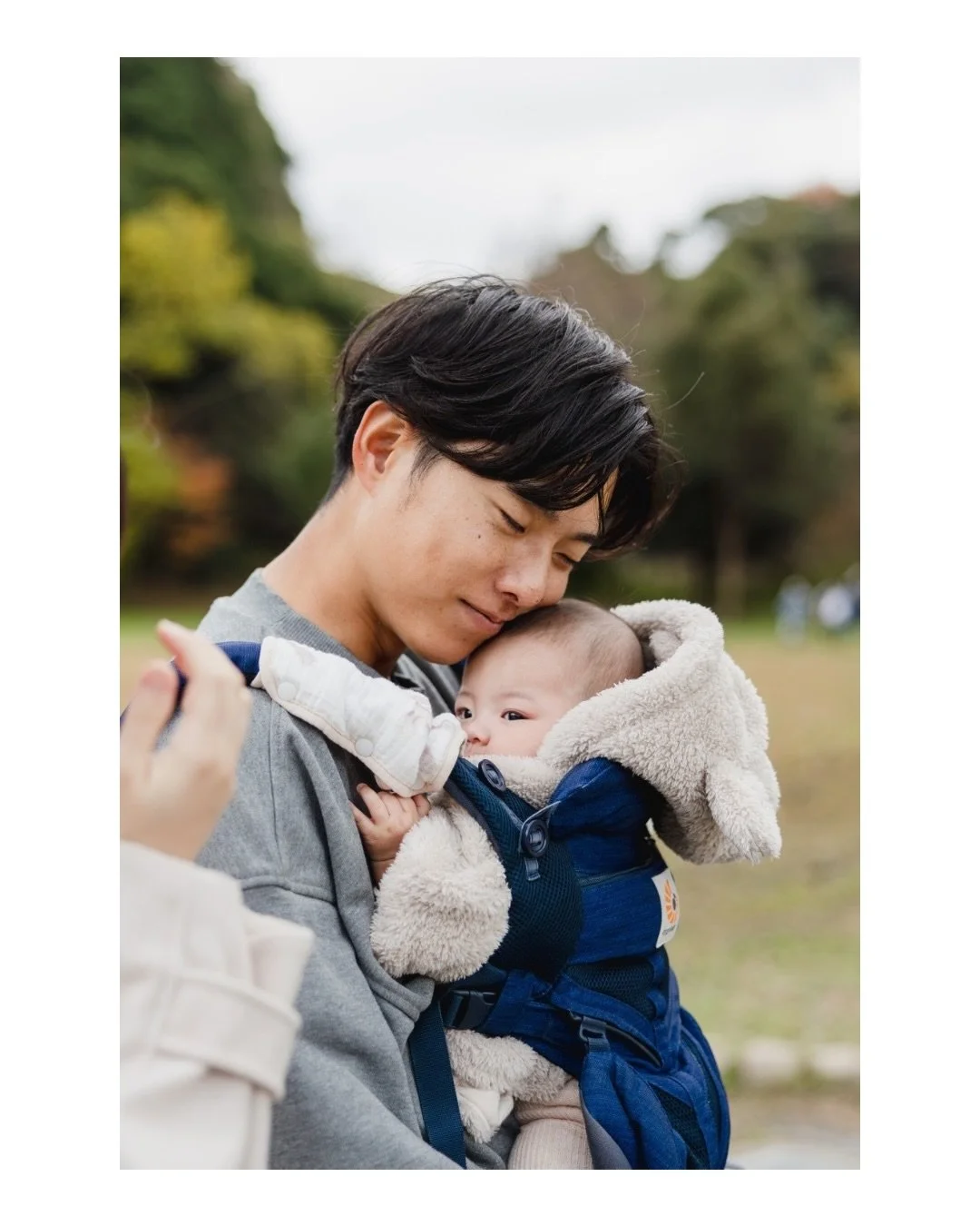 前回本音で「妻と子を撮ってくれるパパいいなああああああああ！！！！！！」と本音をダバ漏れした私ですが、

よくよく考えるとじゃあ逆にパパの写真撮っとこ多めに！となったわけですぅ。

✎︎＿＿＿＿＿＿＿＿＿＿＿＿＿＿
information
ただいま2026年2月3月の撮影を受付しております。
詳しくはHPをご覧いただき、何か不明点がありましたらDMもしくはメールにてお問い合わせください🌿

▶︎空き状況
2月&rarr;⚪︎
3月&rarr;2/1受付スタートしました！
春の七五三をご検討の方