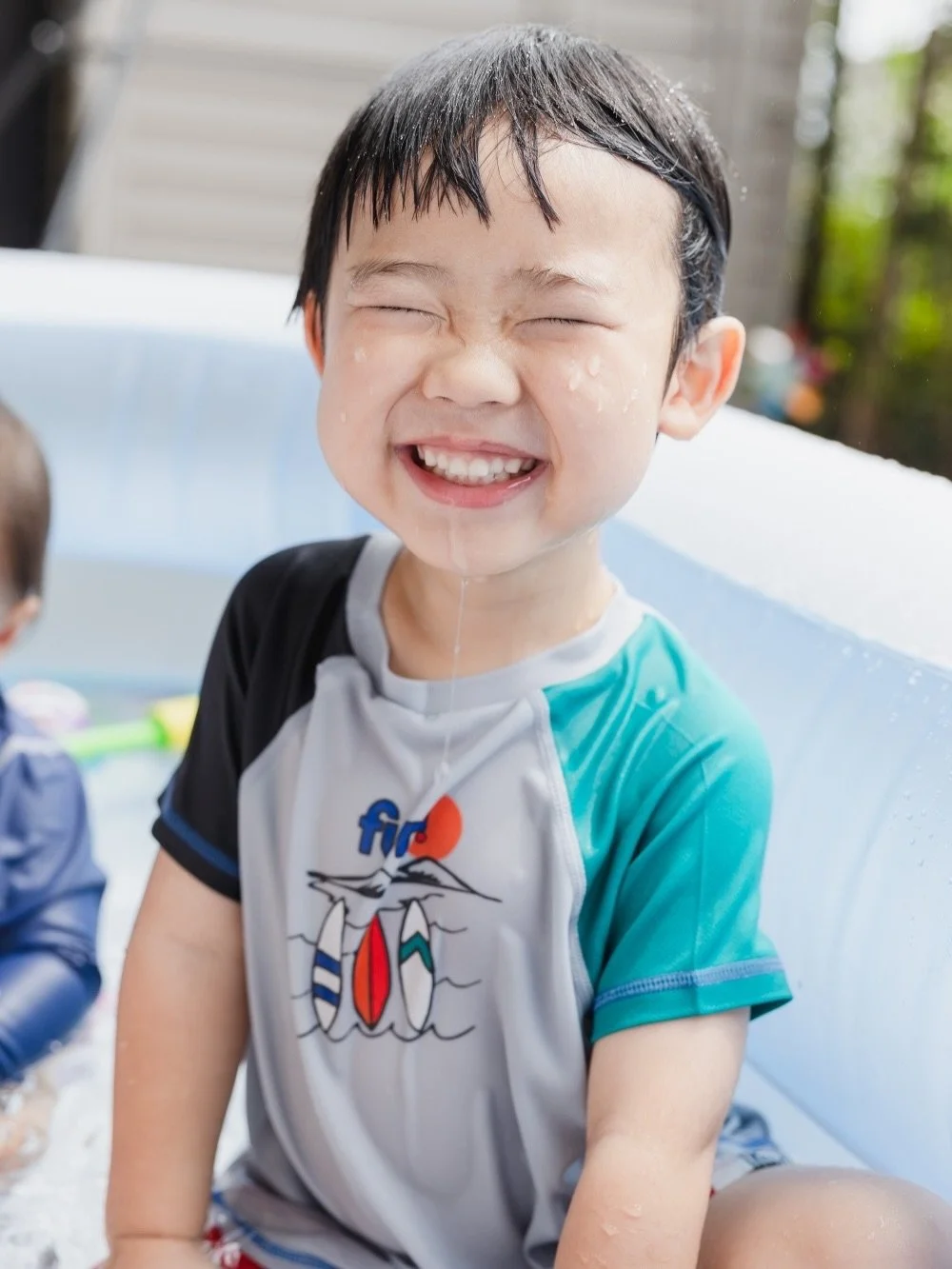 .
夏が始まったらしい！（明日は早速台風やけど）
既に私の腕は時計の日焼けでシマウマ化ッ

こういう季節の写真は撮りたいけども
カメラ濡れる心配とか
この安全でそれどころではないとかで
なかなか撮れない

うちもスマホ写真しかない🙄

水遊び撮影会があったら参加したい🙄

ていうかマンションだから水遊びできない🙄

✎︎＿＿＿＿＿＿＿＿＿＿＿＿＿＿
information
ただいま2026年6月7月の撮影を受付しております。
詳しくはHPをご覧いただき、何か不明点がありましたらDMもしくは
