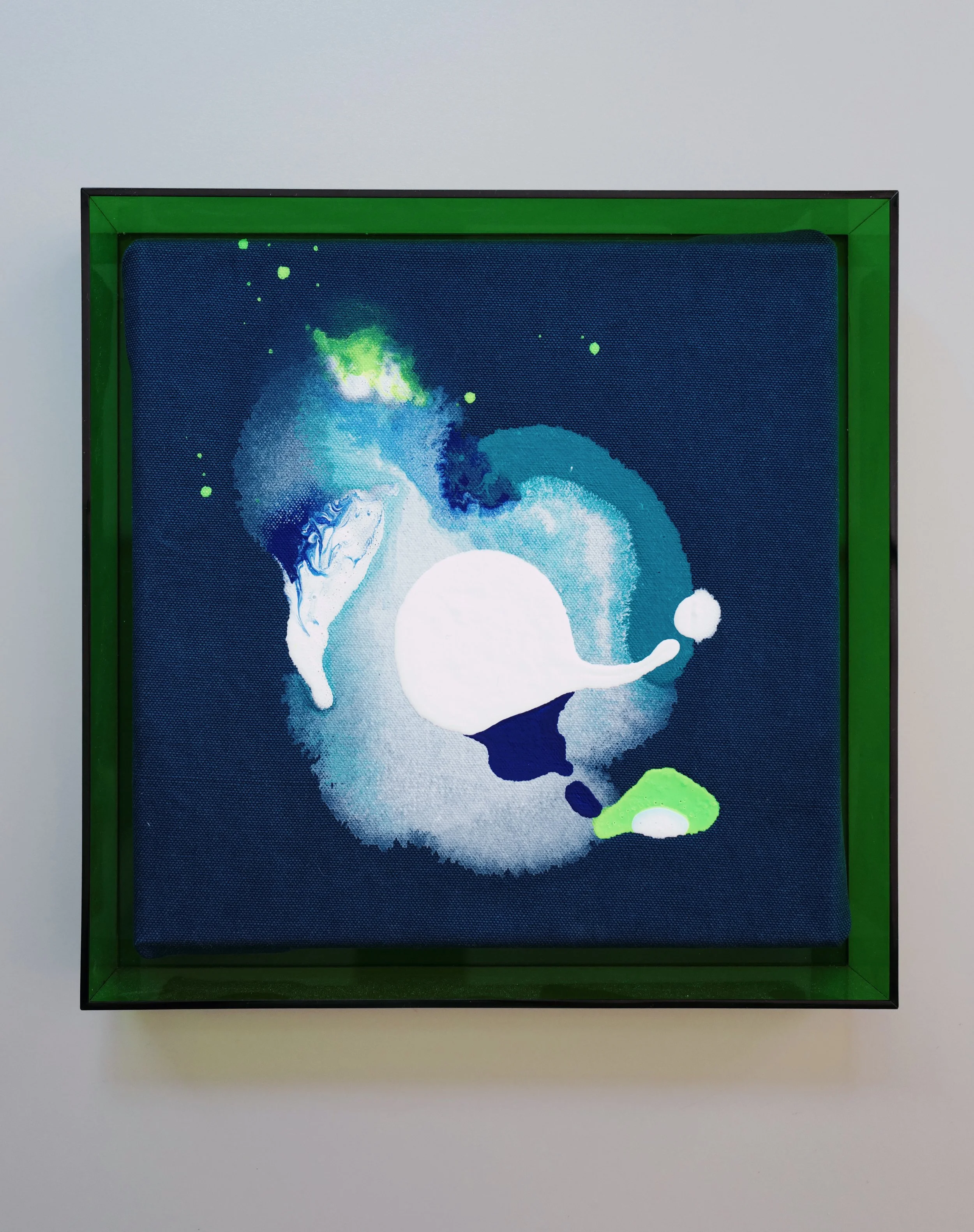 SERIE ZUCKER · Originalarbeit · Einzelstück · 220 € · 26 breit × 26 hoch x 4 cm tief | blauer Leinenstoff mit grünem Neonrahmen | Acrylfarbe