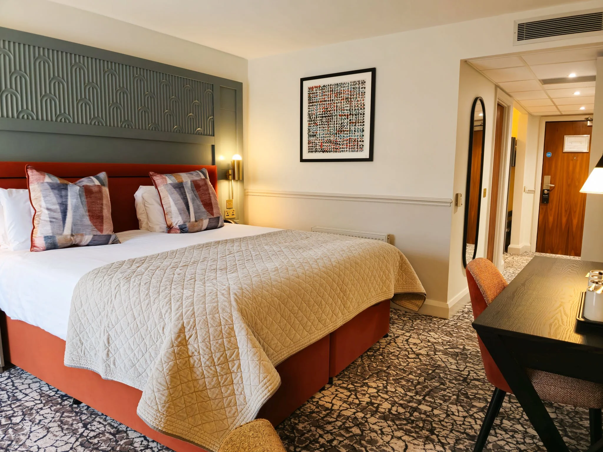 Smiths Hotel