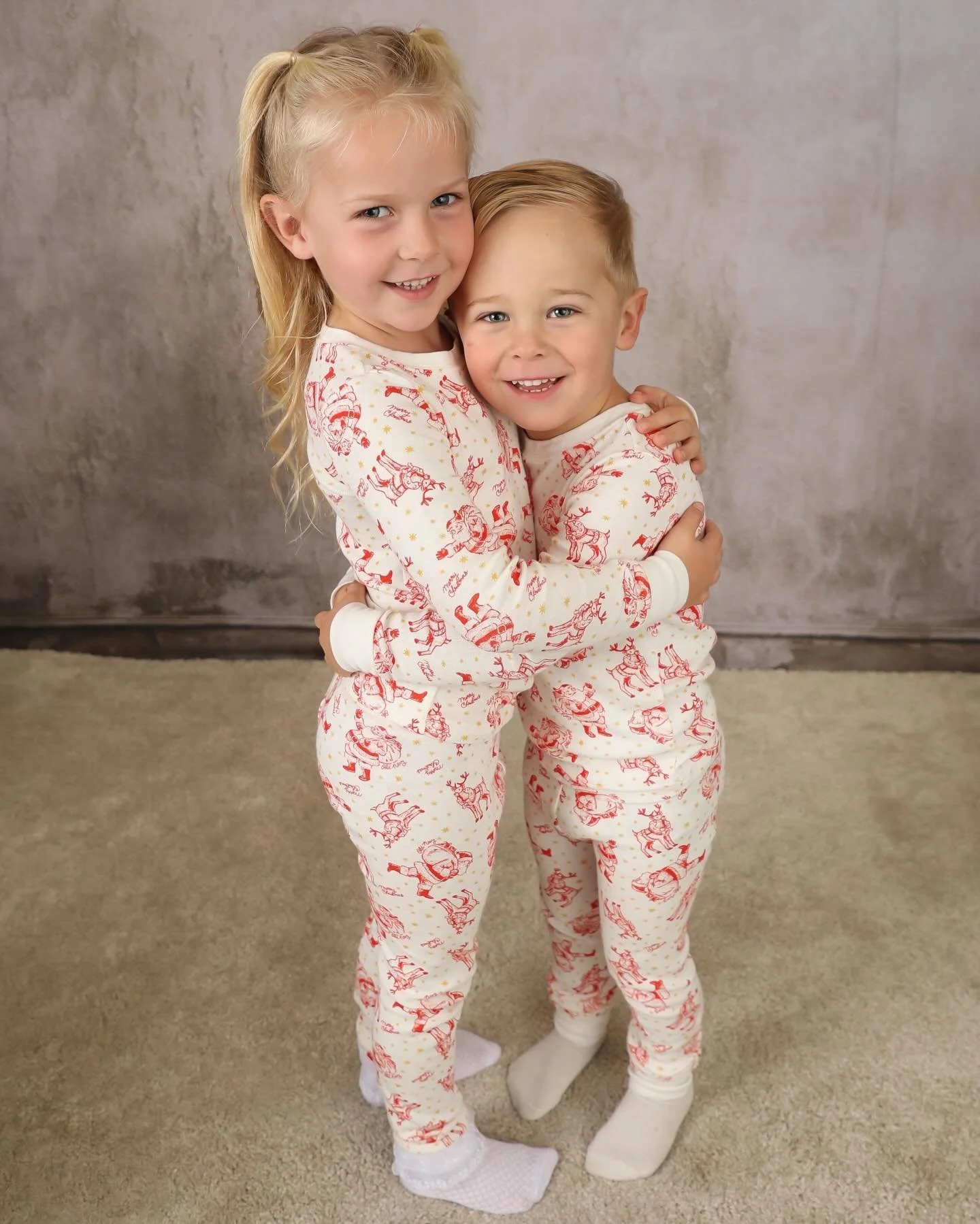 Our Christmas Cuties &hearts;️🤍 
Merry Christmas from the Hanich&rsquo;s 🎄
God is so good
I am abundantly grateful for this life! 
#KCHanich