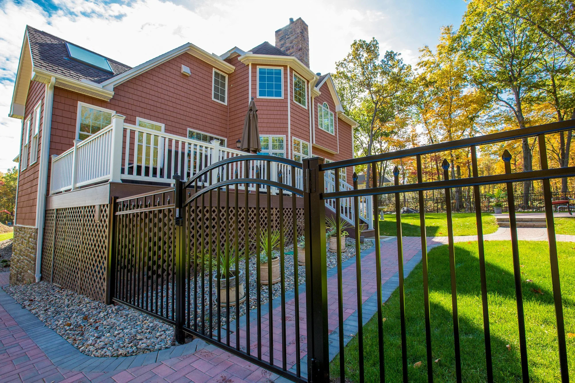 Amethyst DR Haven 4.5x8 in Black.jpg